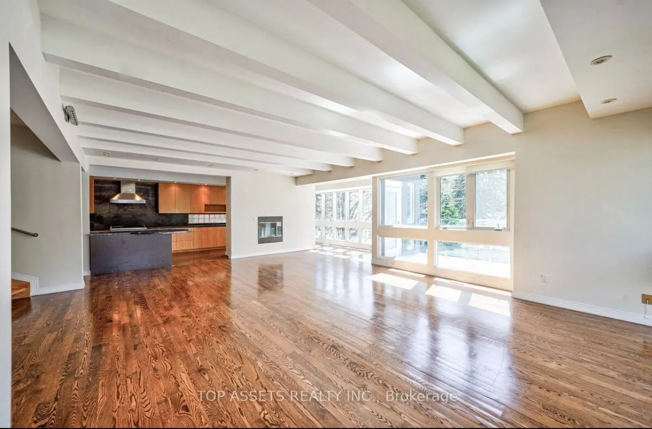 25 Fallingbrook Drive
