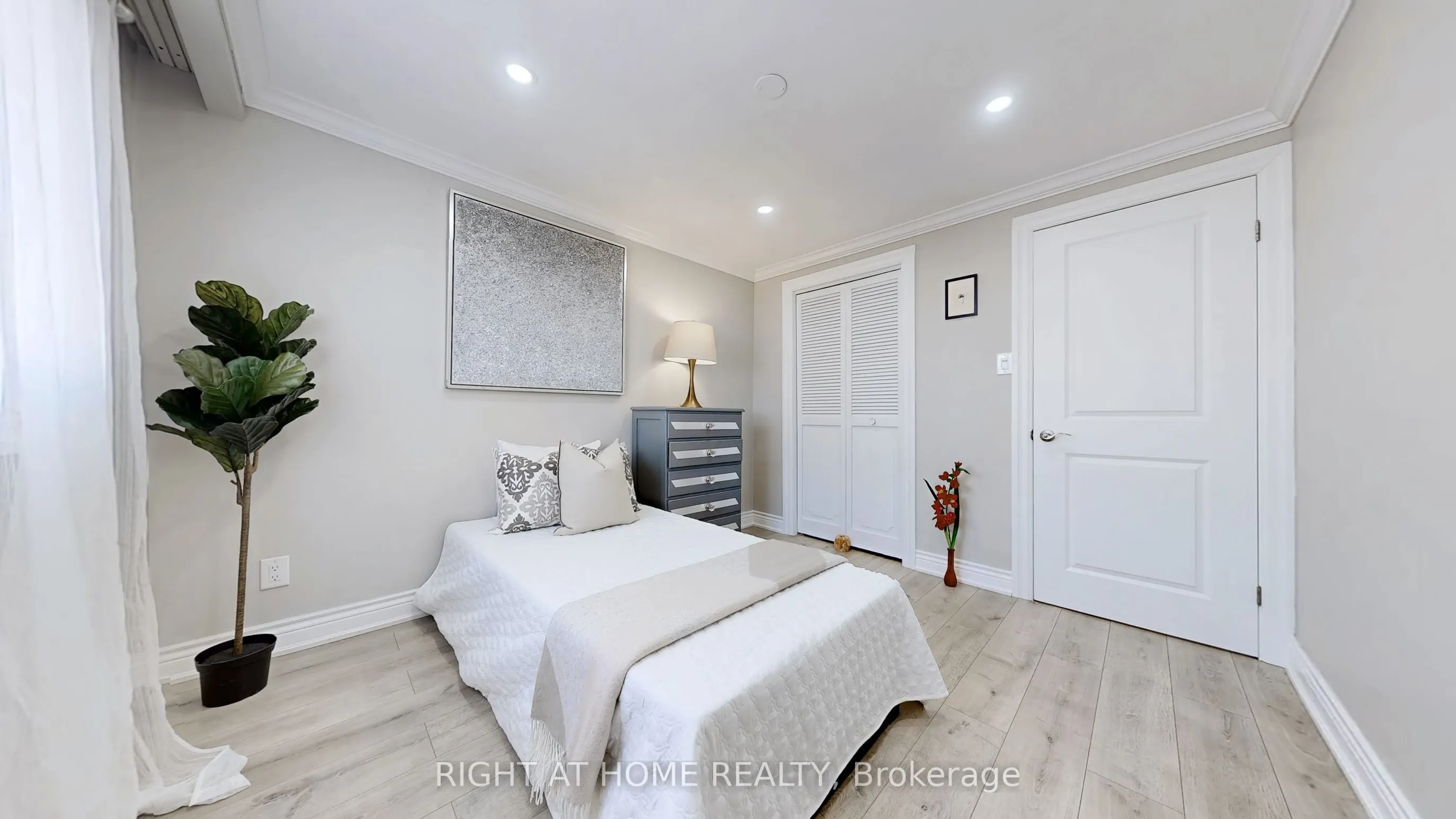 12A Kenmore Avenue