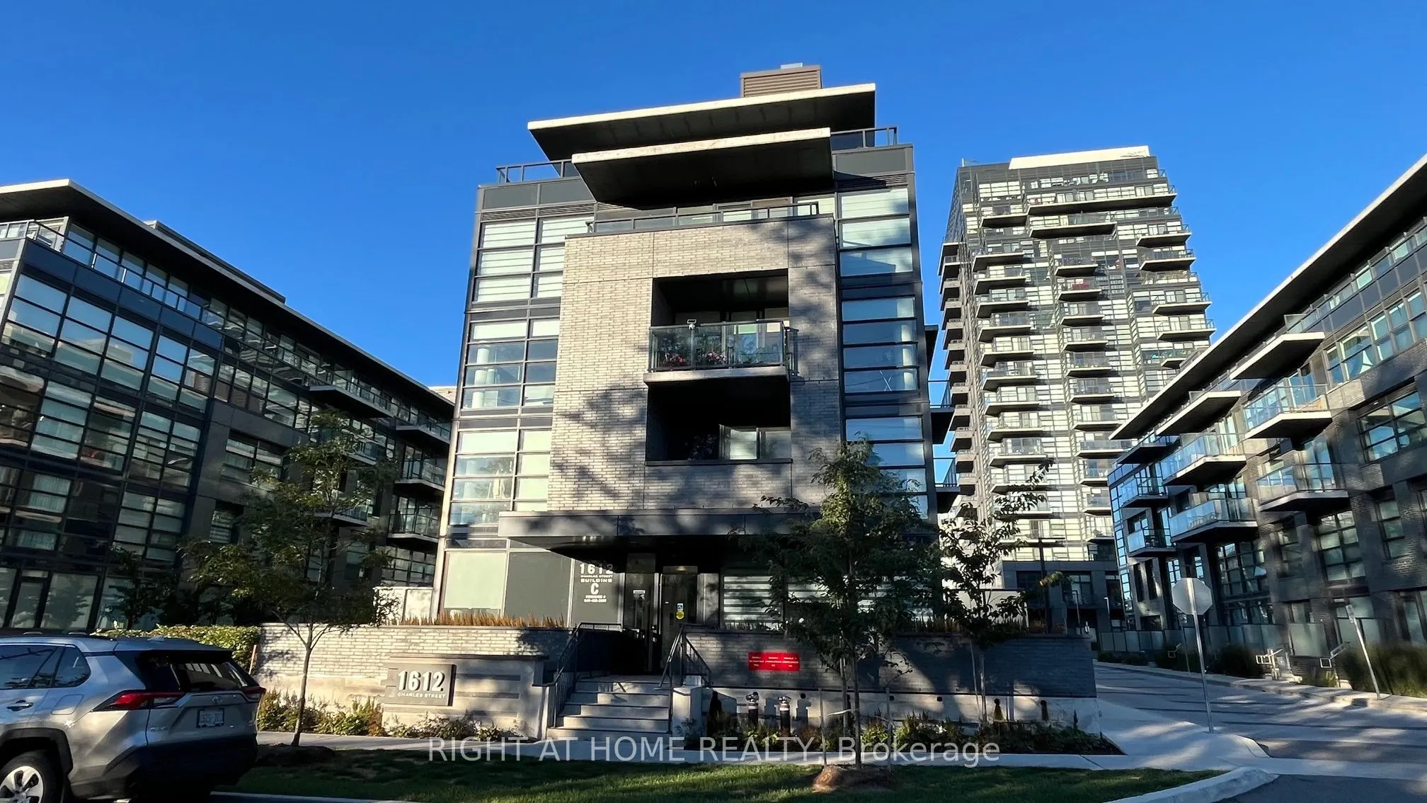 1612 Charles Street #425