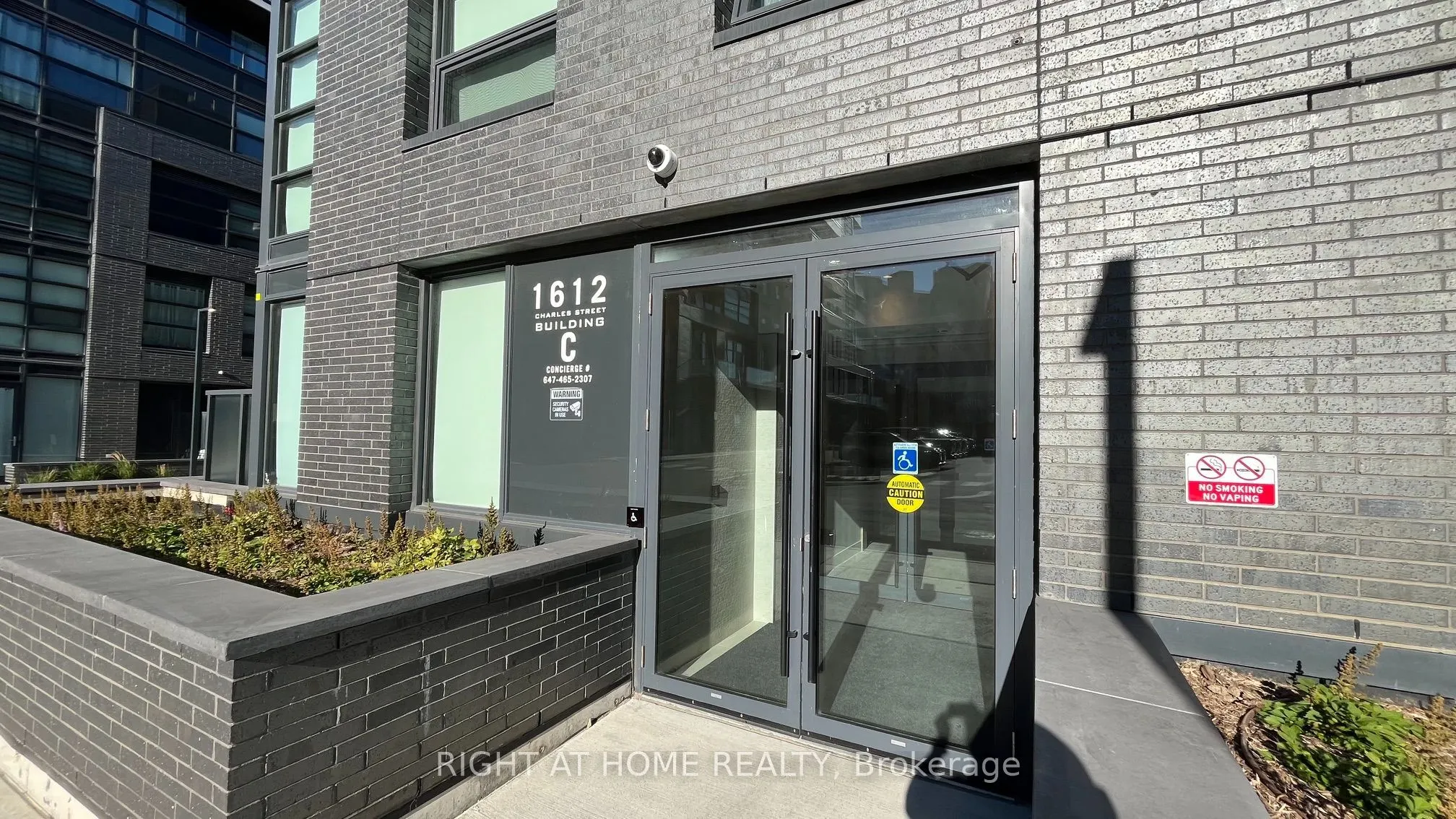 1612 Charles Street #425