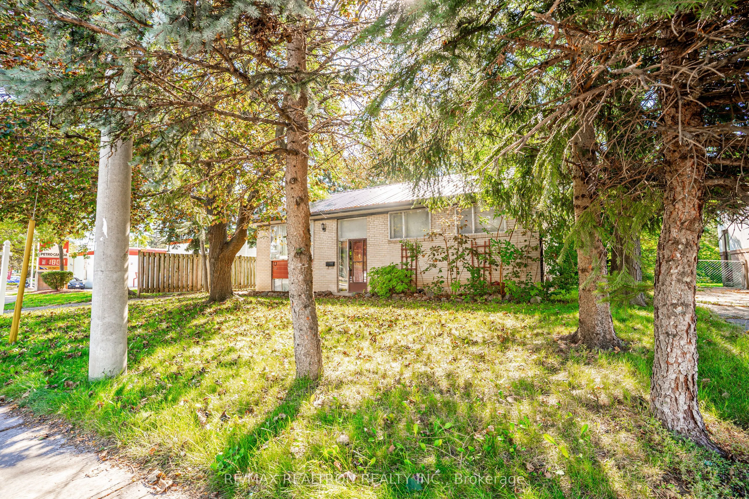 3859 Finch Avenue E