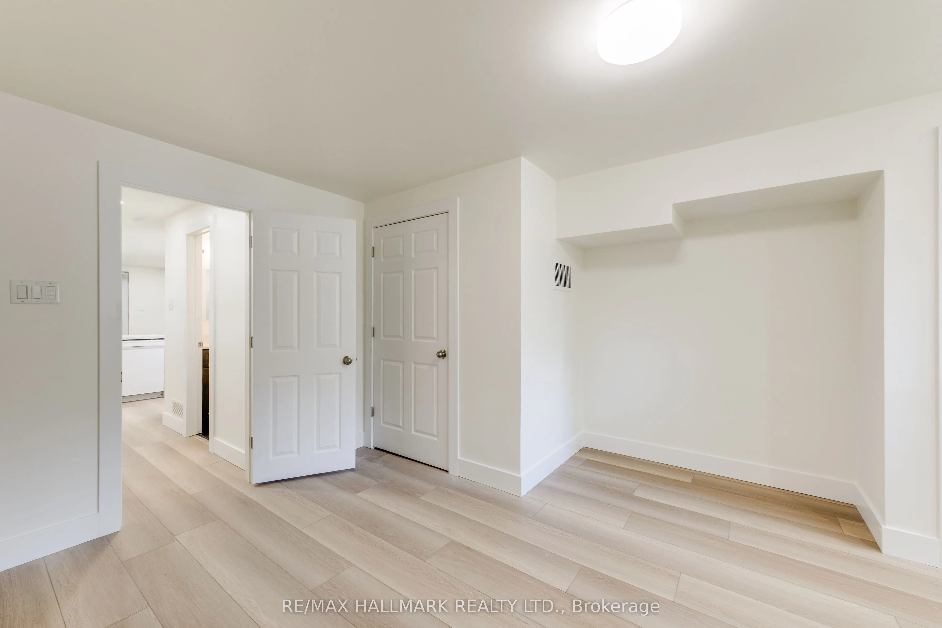 8 Empire Avenue #Lower Unit
