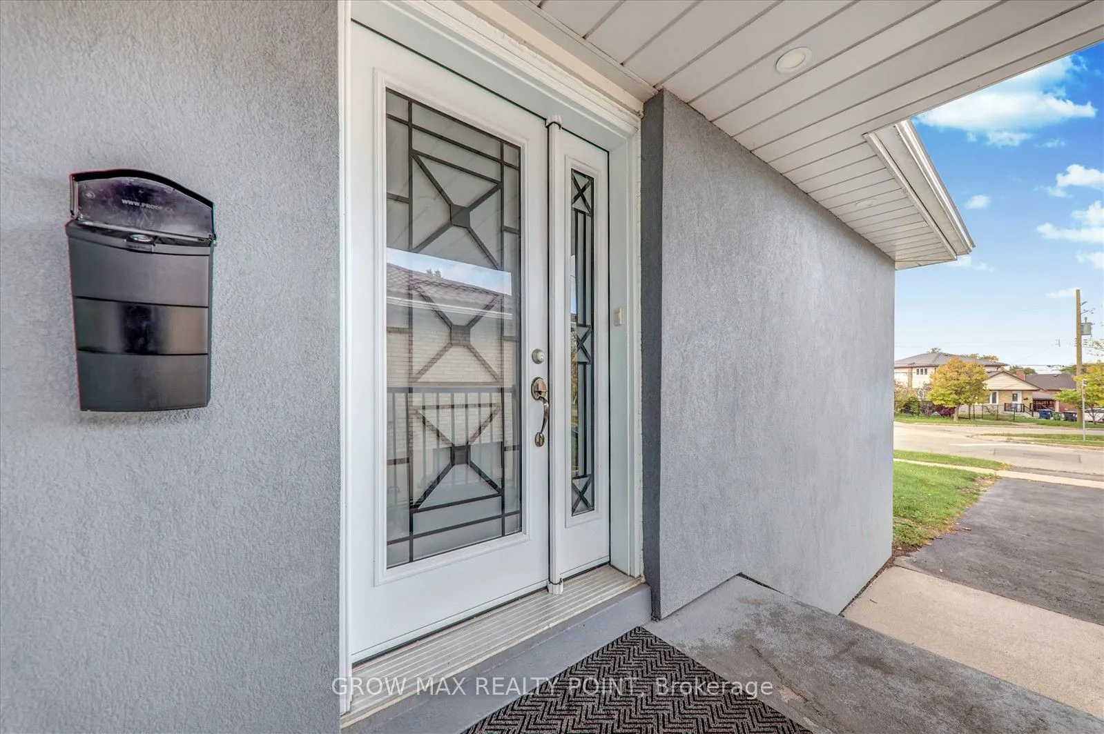 184 Canlish Road E #Upper