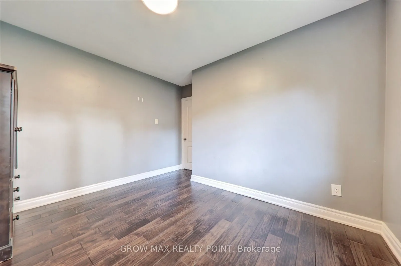 184 Canlish Road E #Upper