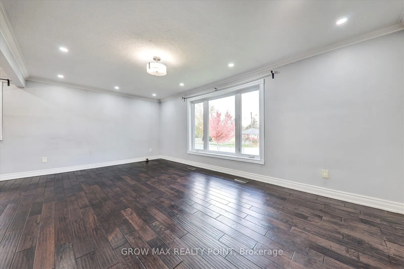 184 Canlish Road E #Upper