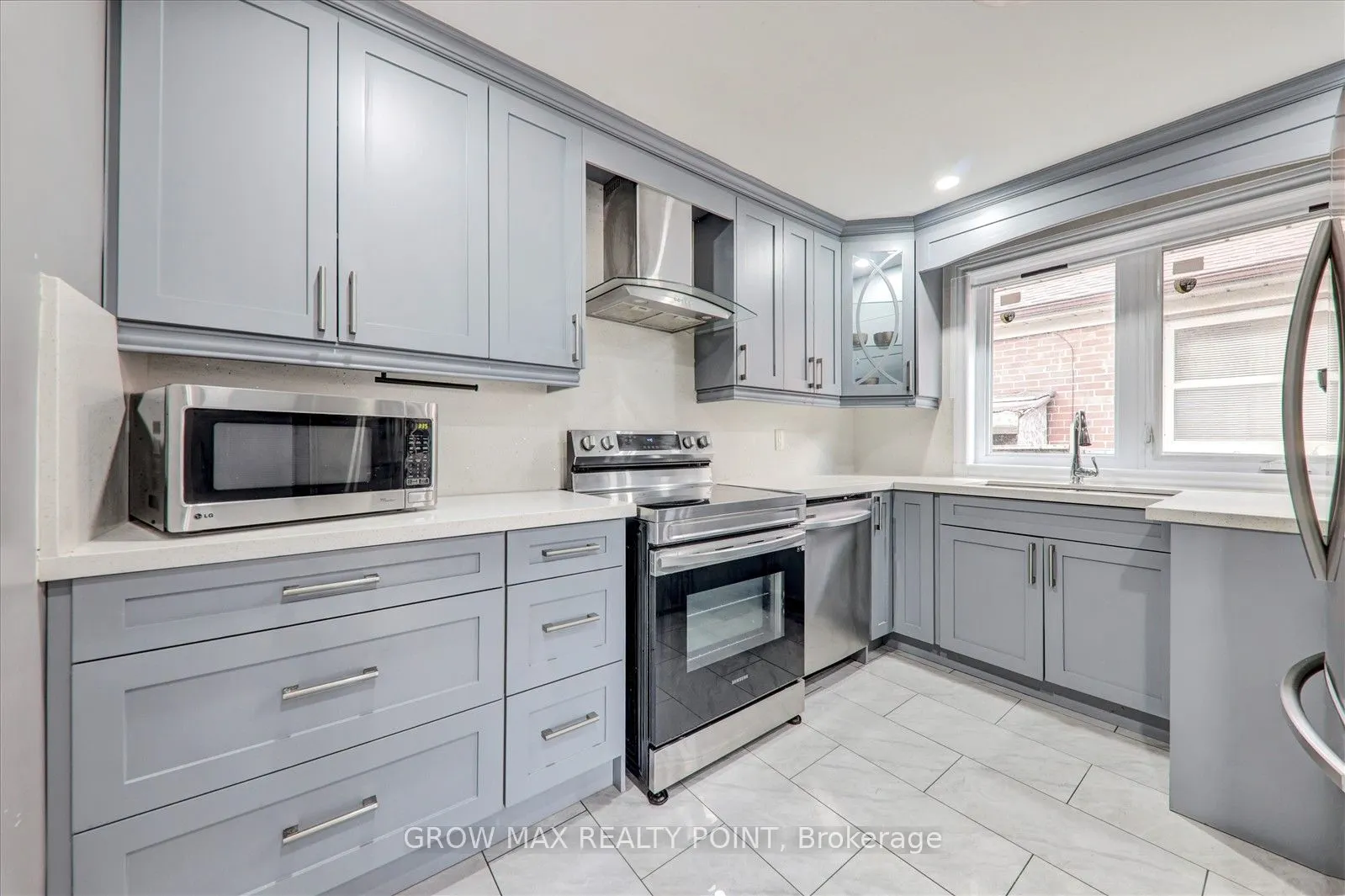 184 Canlish Road E #Upper