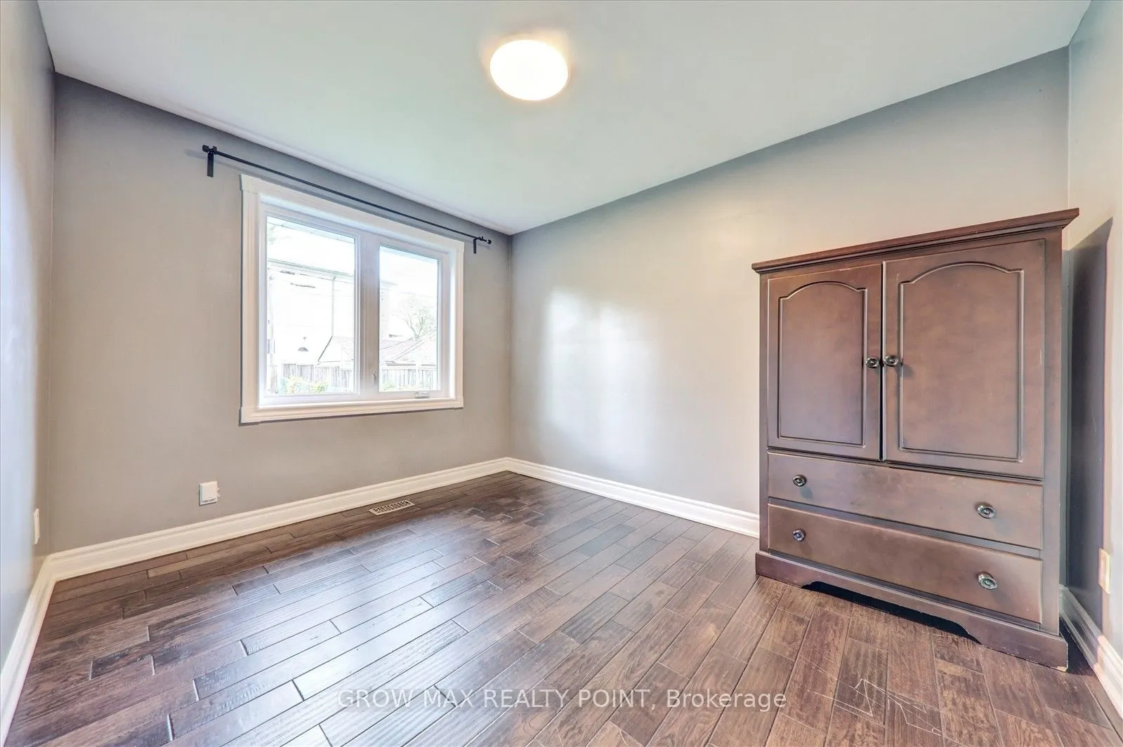 184 Canlish Road E #Upper