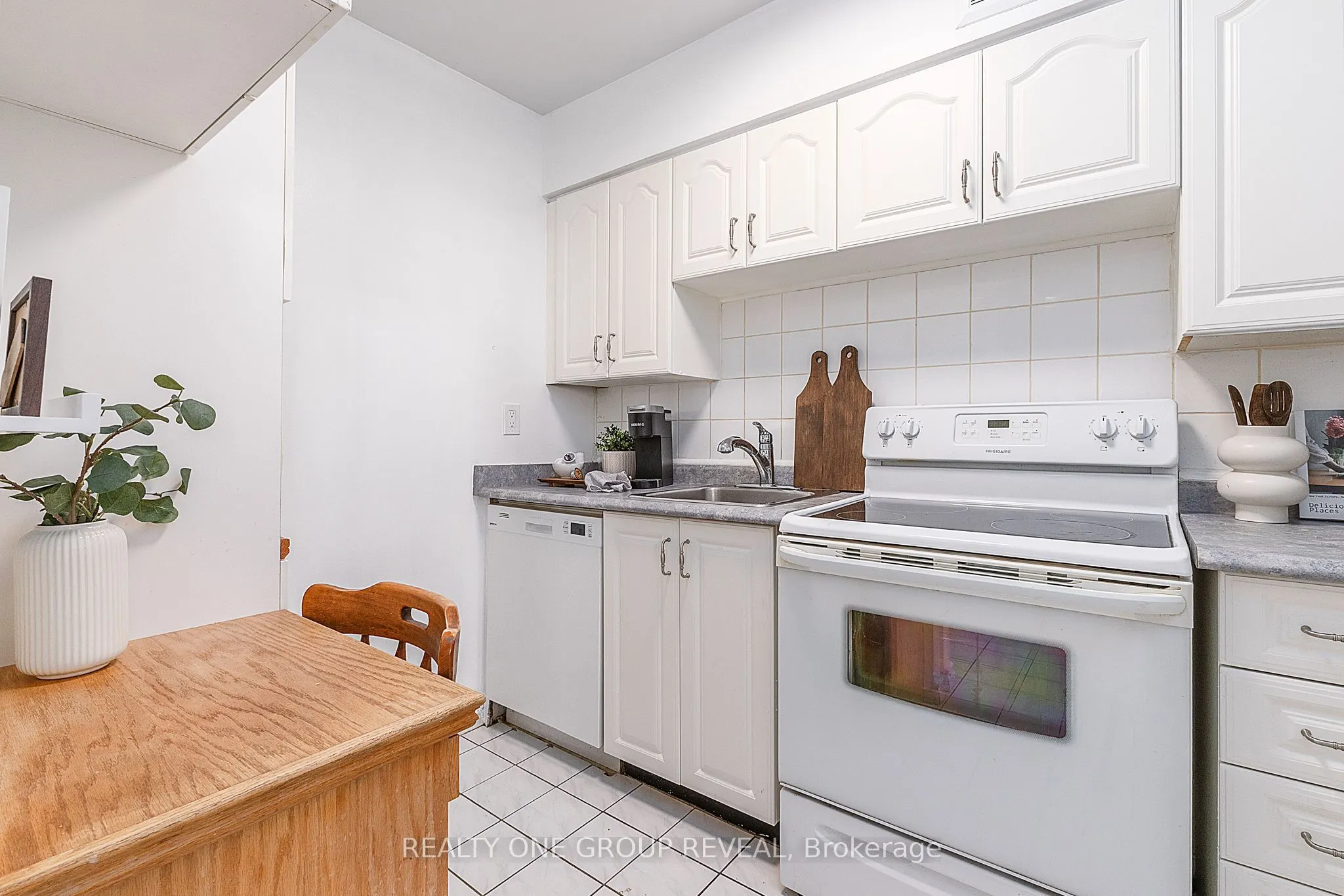2 Westney Road N #602