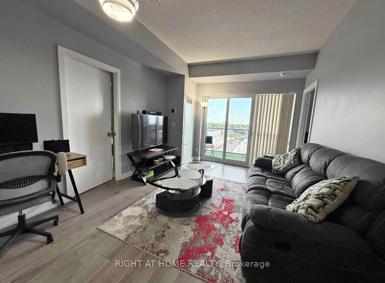 181 Village Green Square #1221