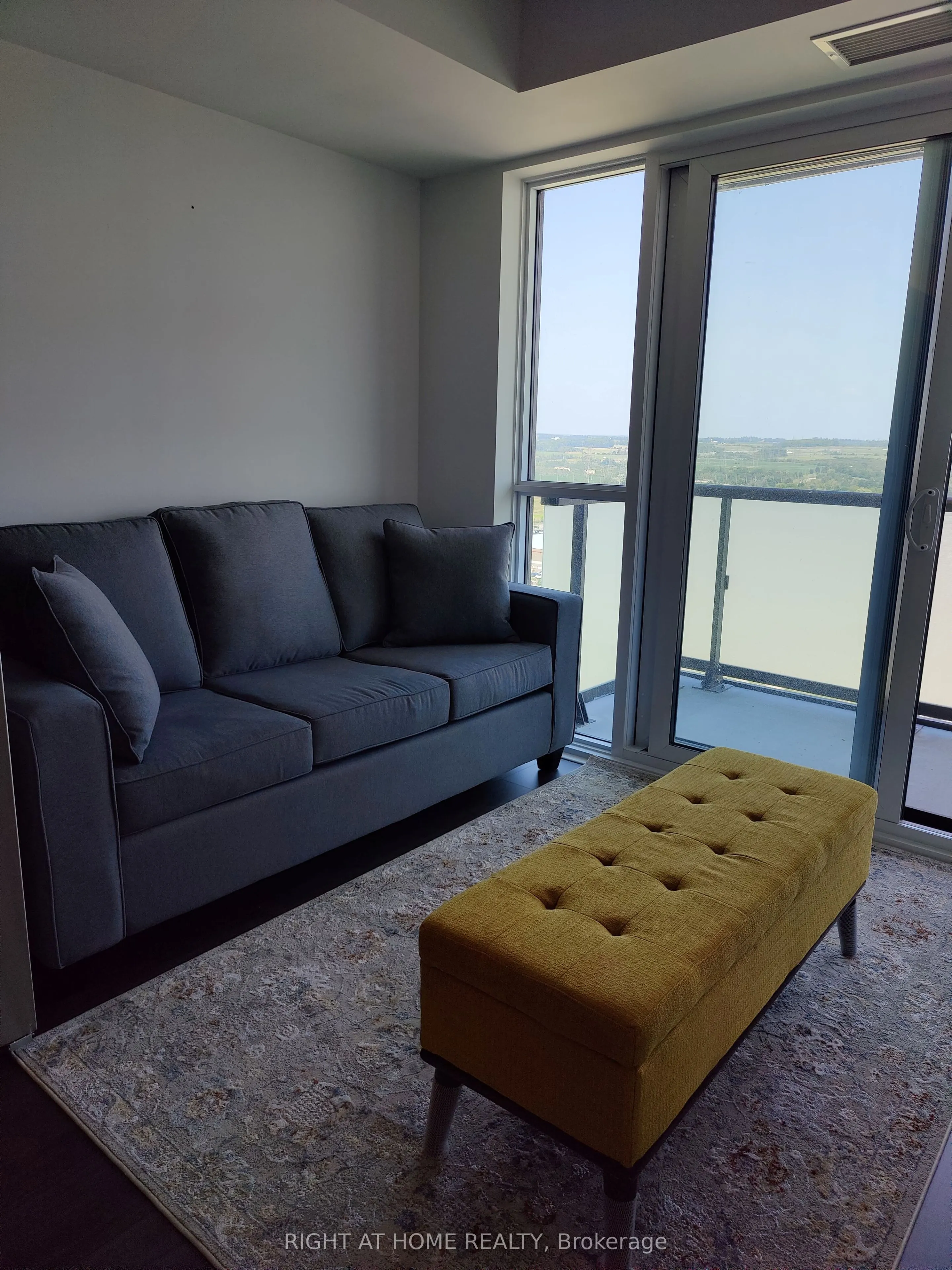 2550 Simcoe Street N #2214
