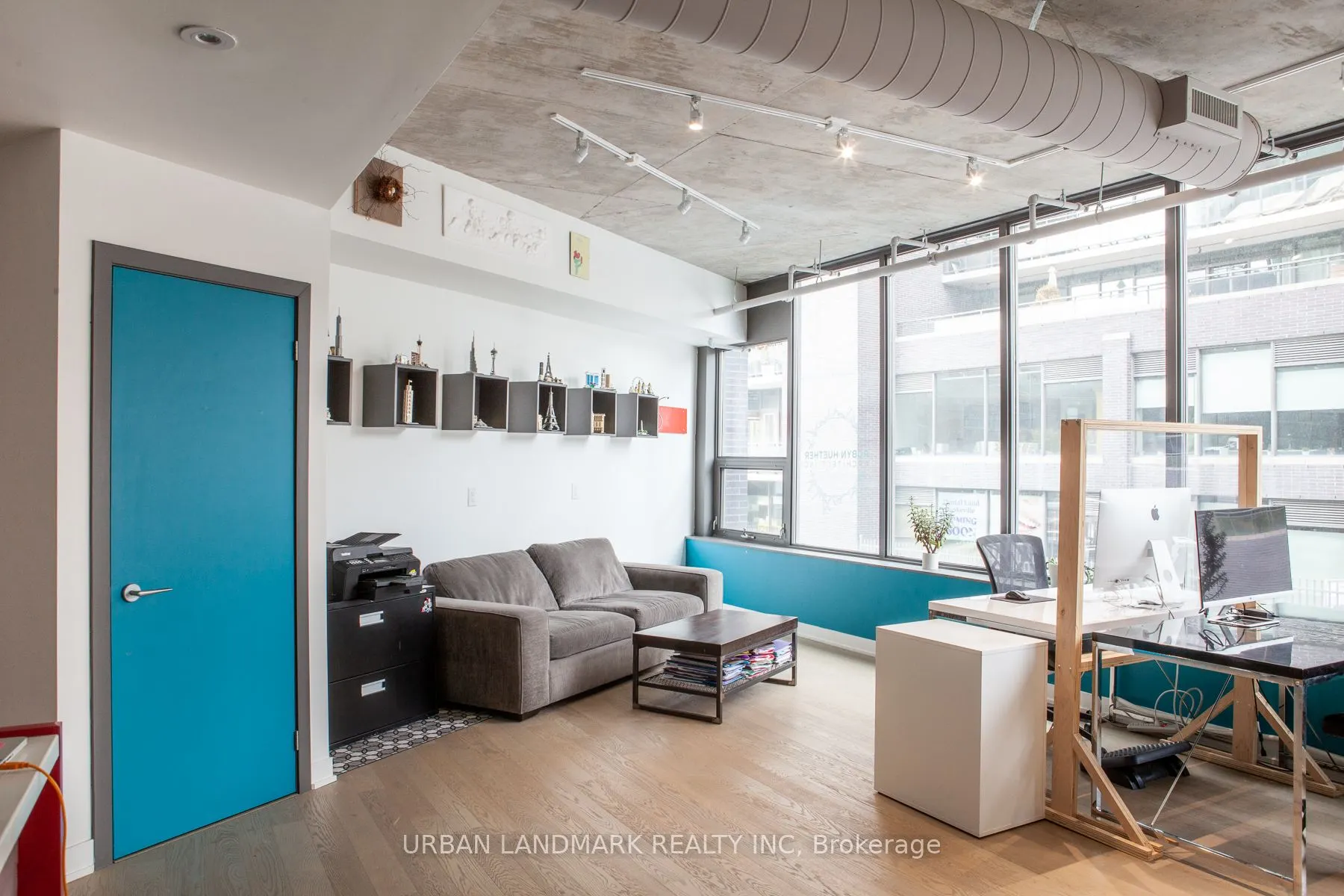 321 Carlaw Avenue #206