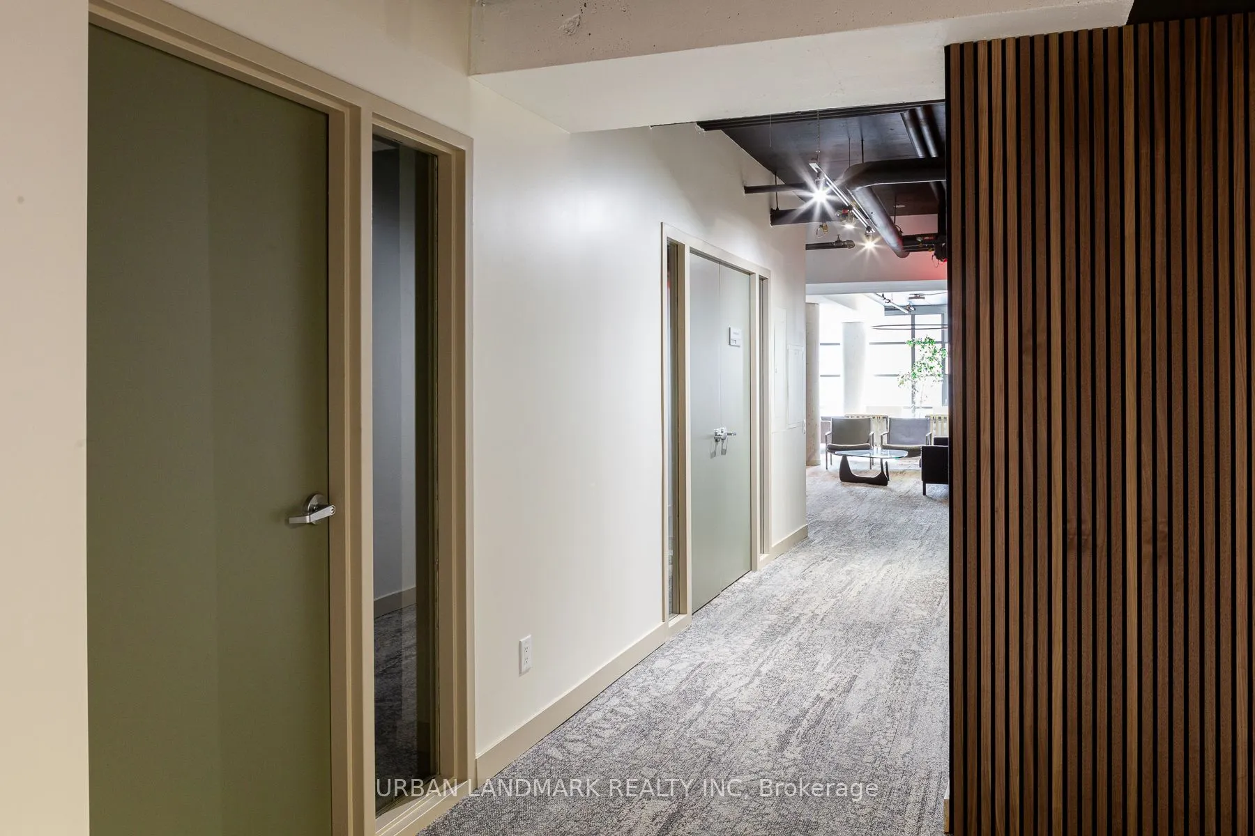 321 Carlaw Avenue #206