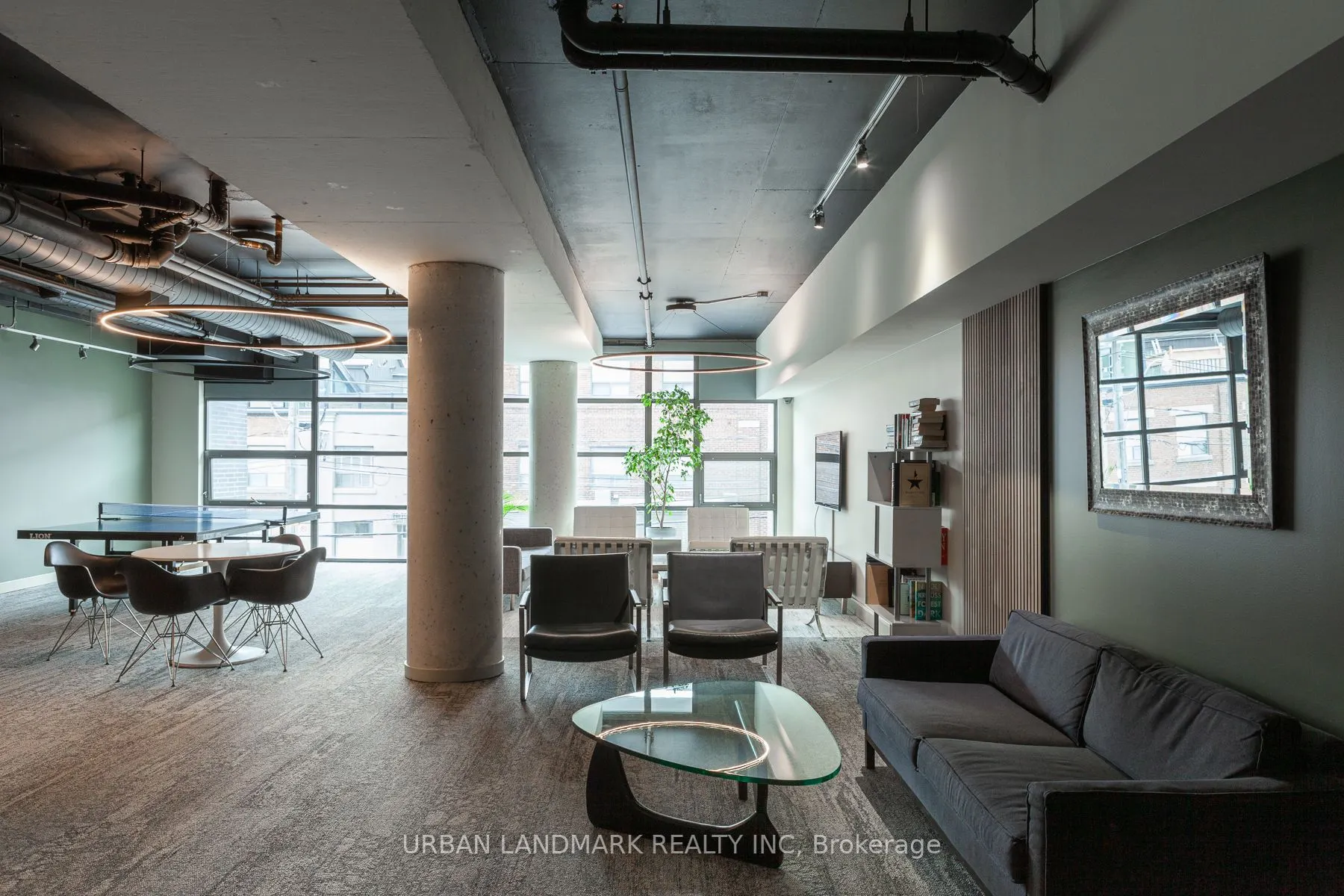 321 Carlaw Avenue #206