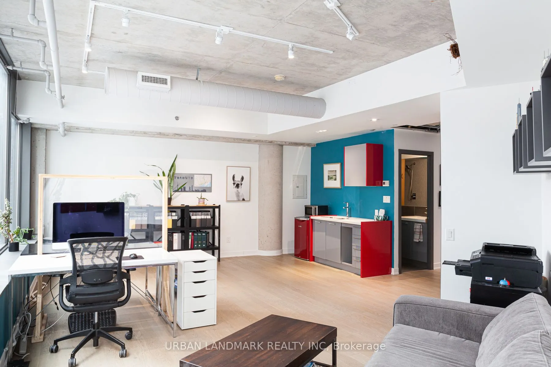 321 Carlaw Avenue #206