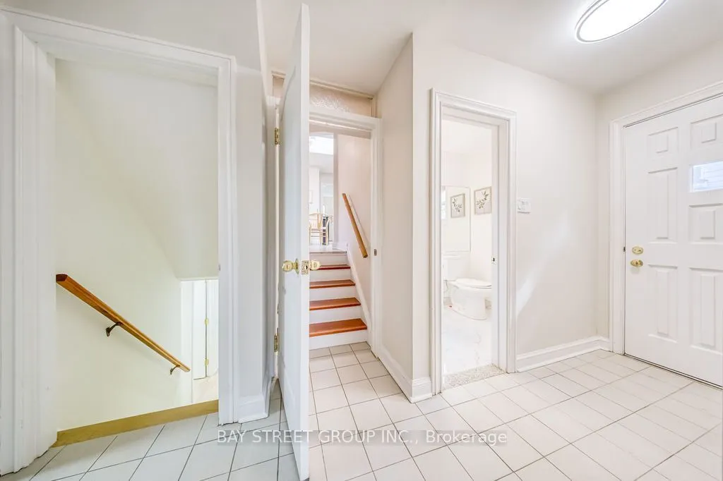 936 Scarborough Golf Clu Road