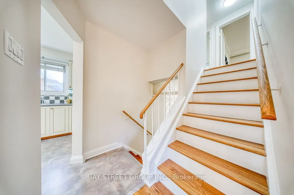 936 Scarborough Golf Clu Road