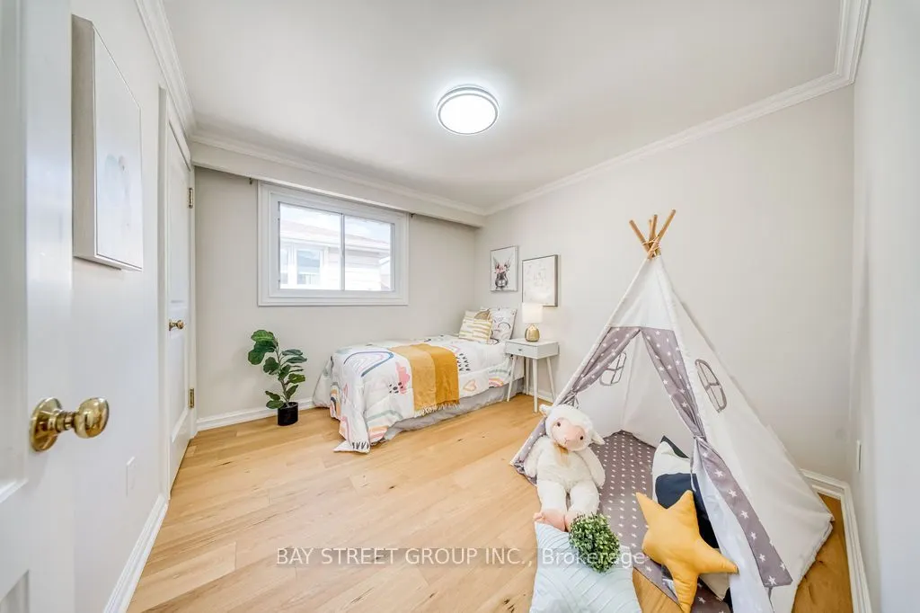 936 Scarborough Golf Clu Road
