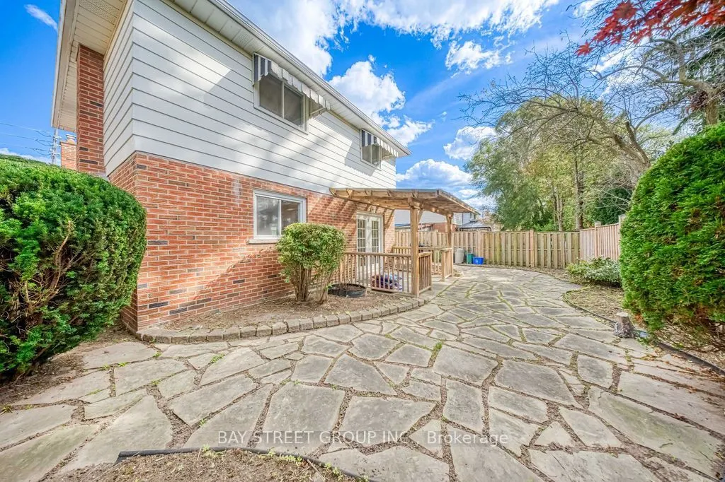 936 Scarborough Golf Clu Road
