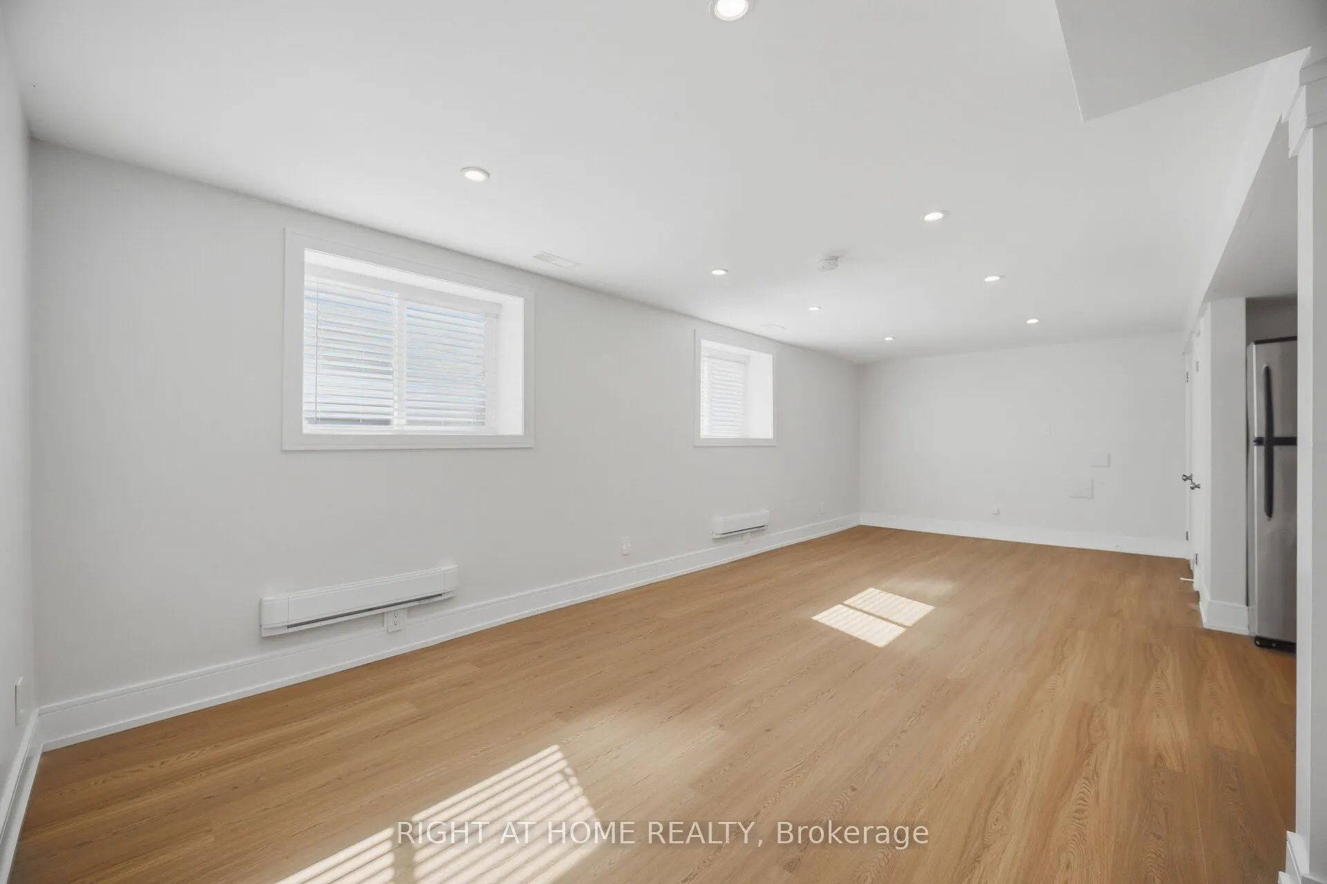 643 Perry Crescent