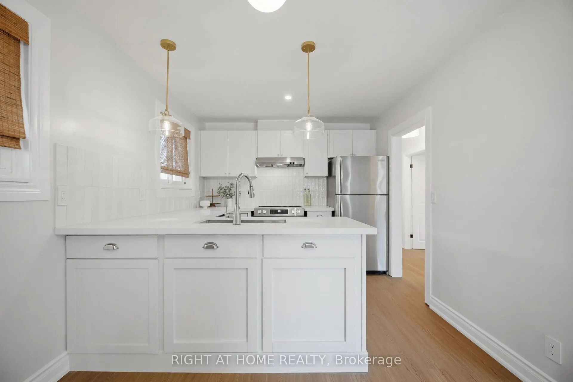 643 Perry Crescent