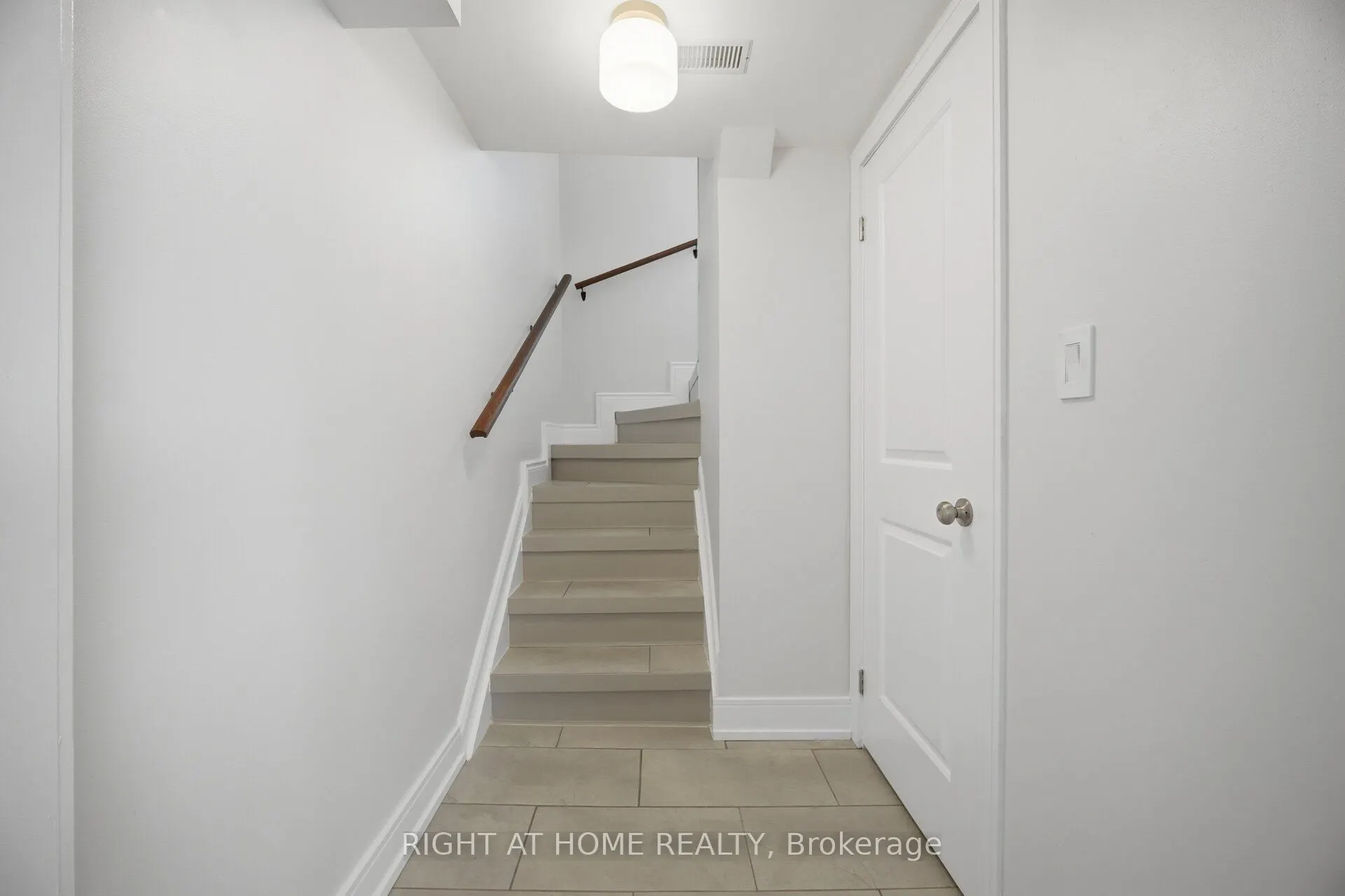 643 Perry Crescent