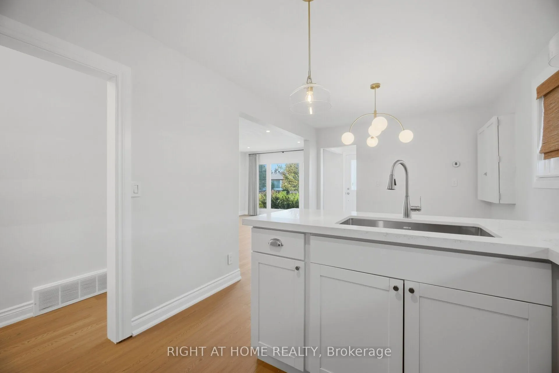 643 Perry Crescent