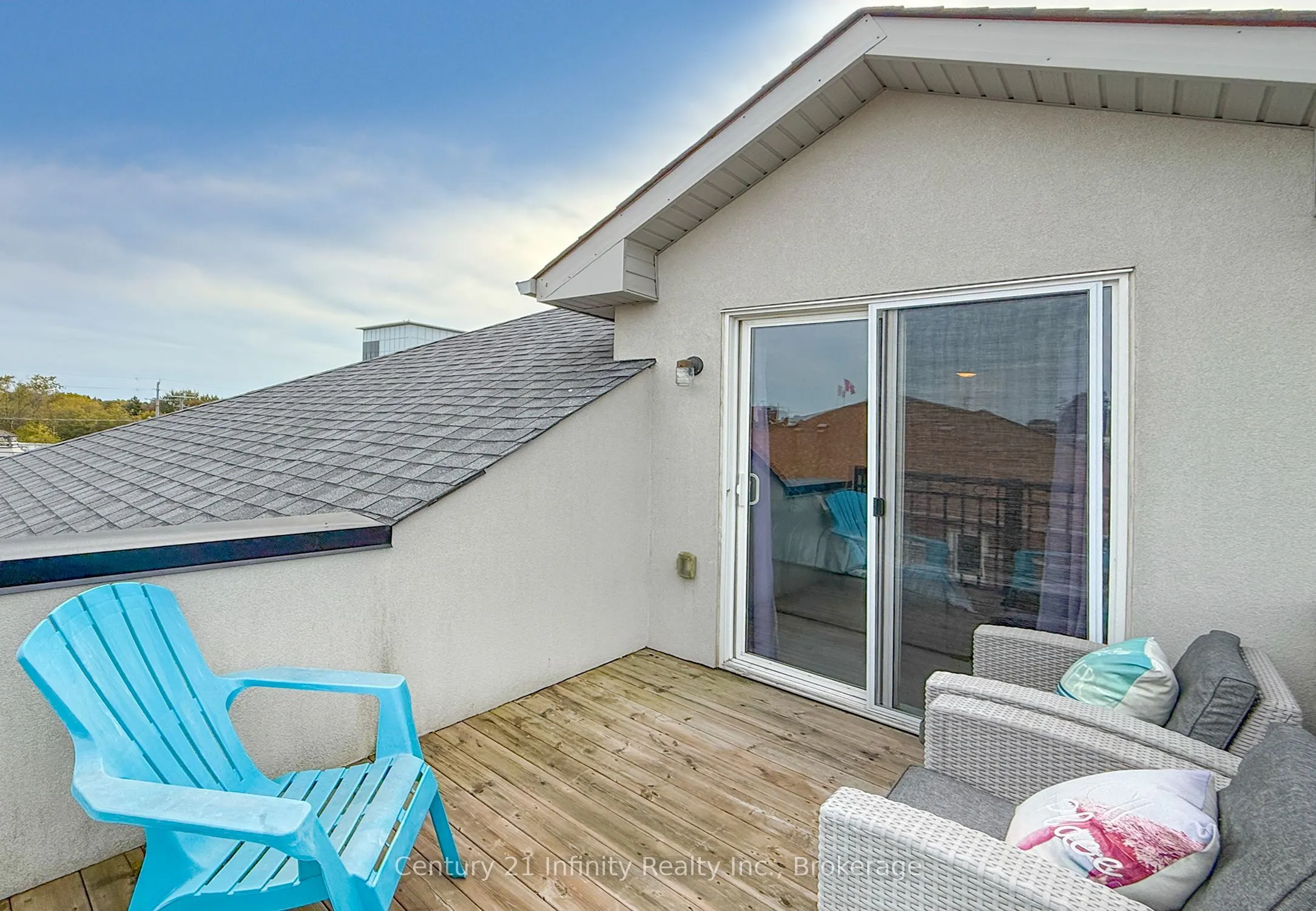 4 Dunsley Way