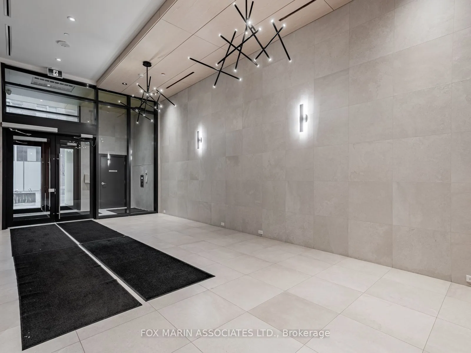 45 Baseball Place #206