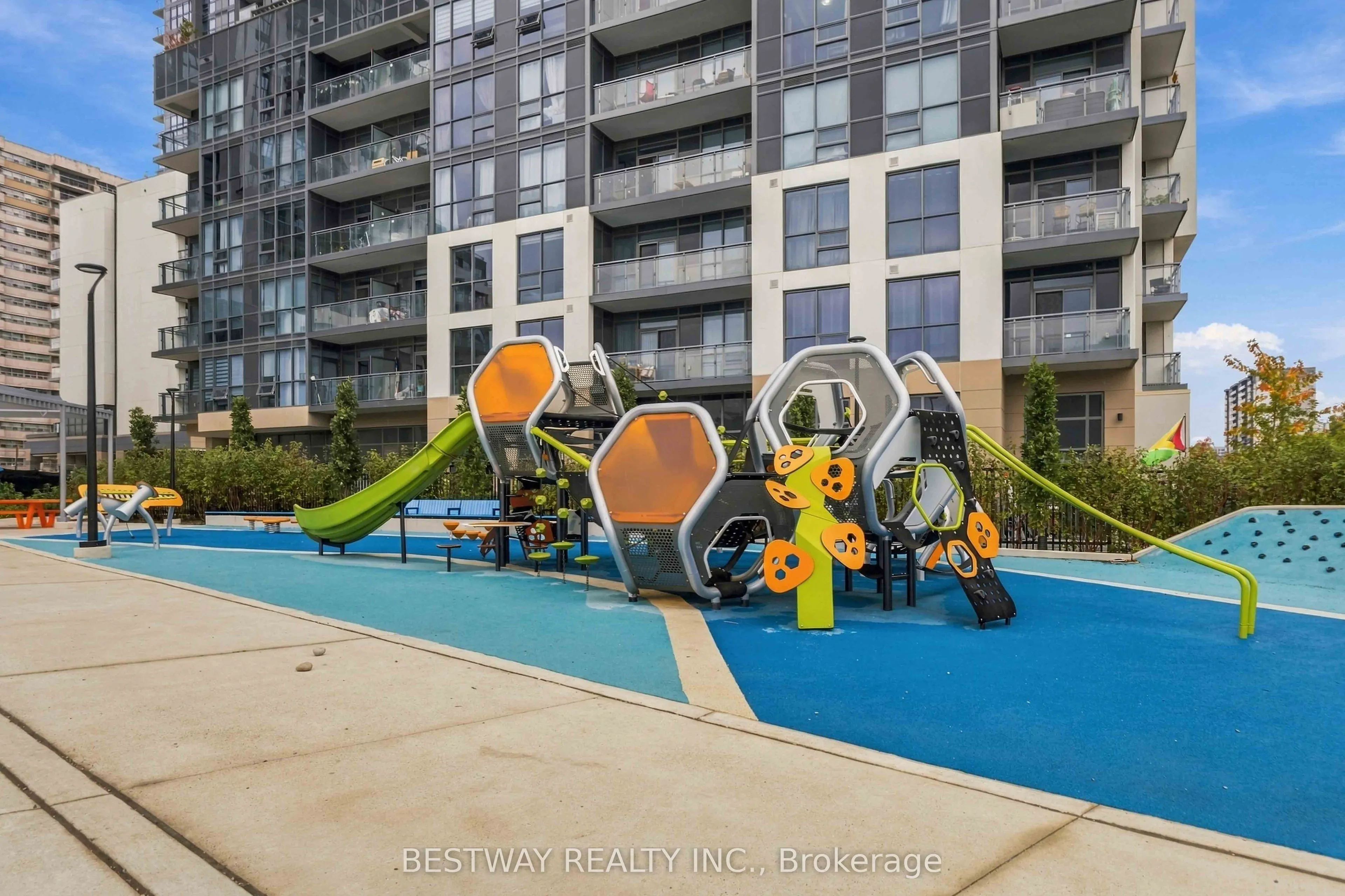 20 Meadowglen Place #2103