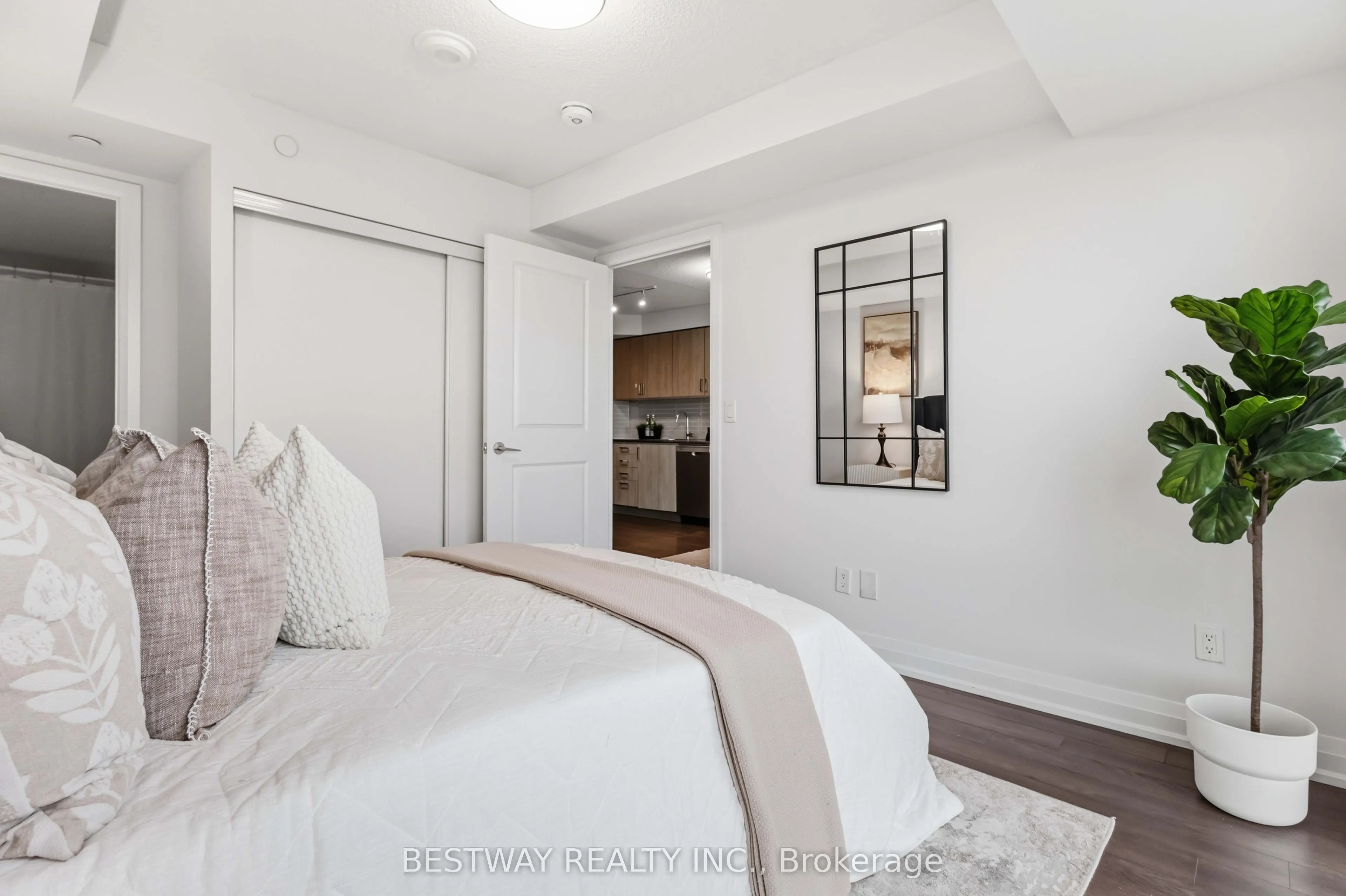 20 Meadowglen Place #2103