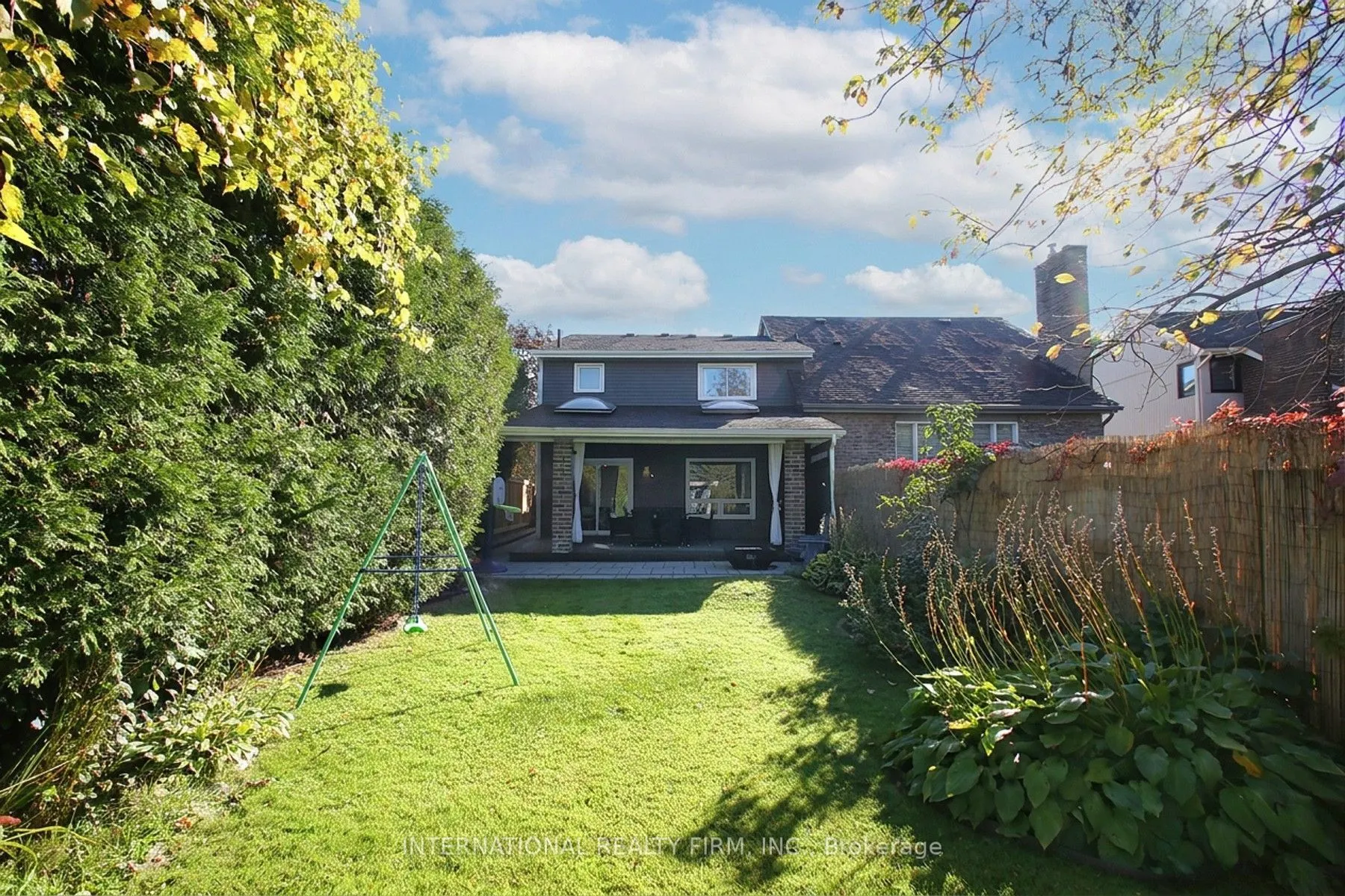 1876 Bicroft Court