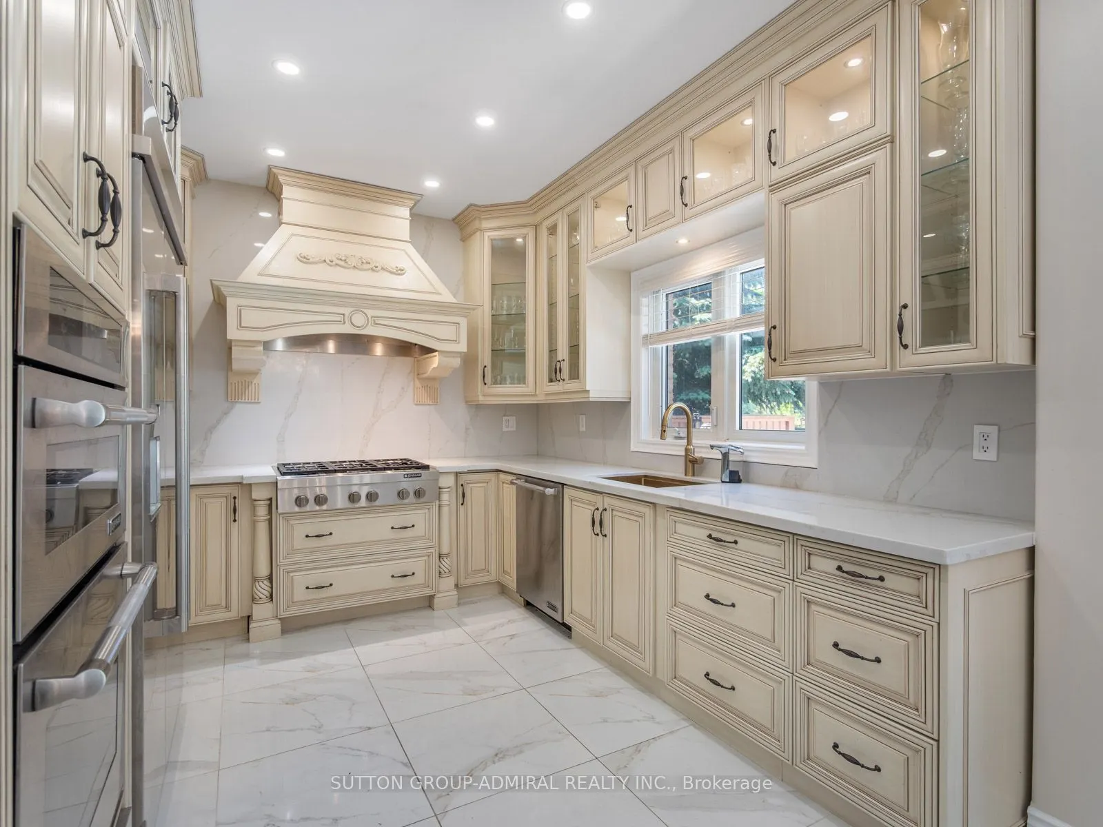 18 Thatcher Avenue