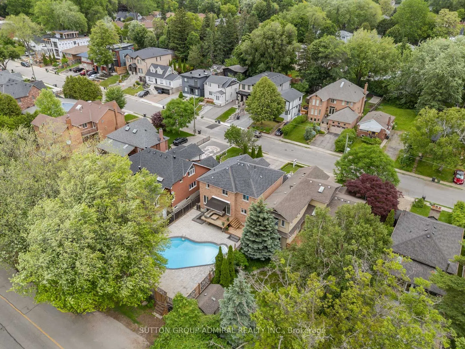 18 Thatcher Avenue