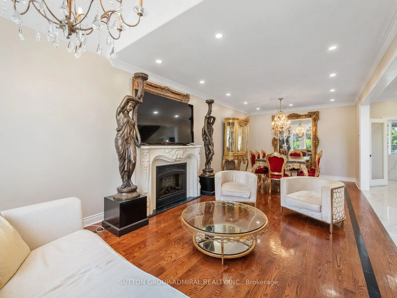 18 Thatcher Avenue