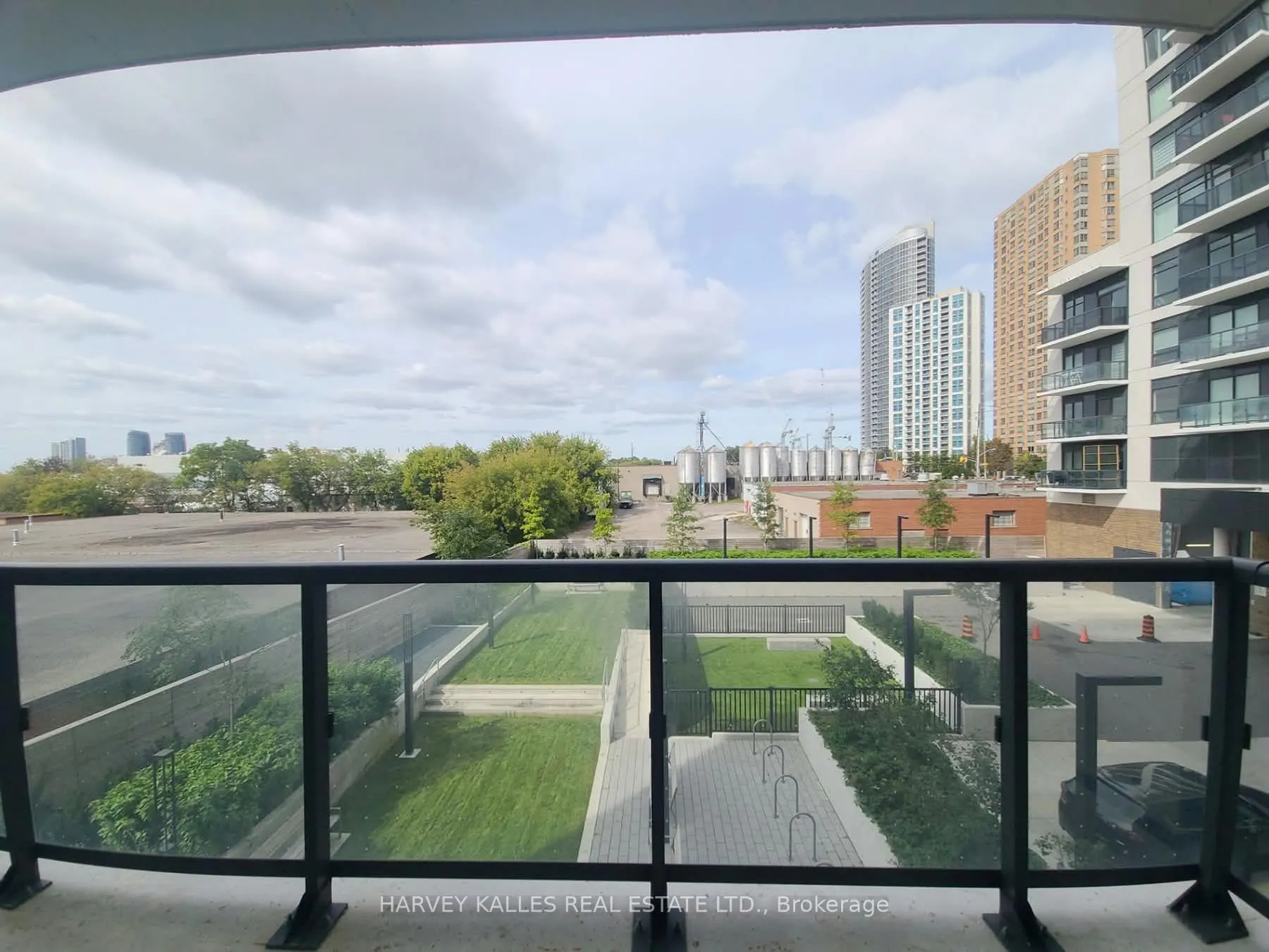 1350 Ellesmere Road #323