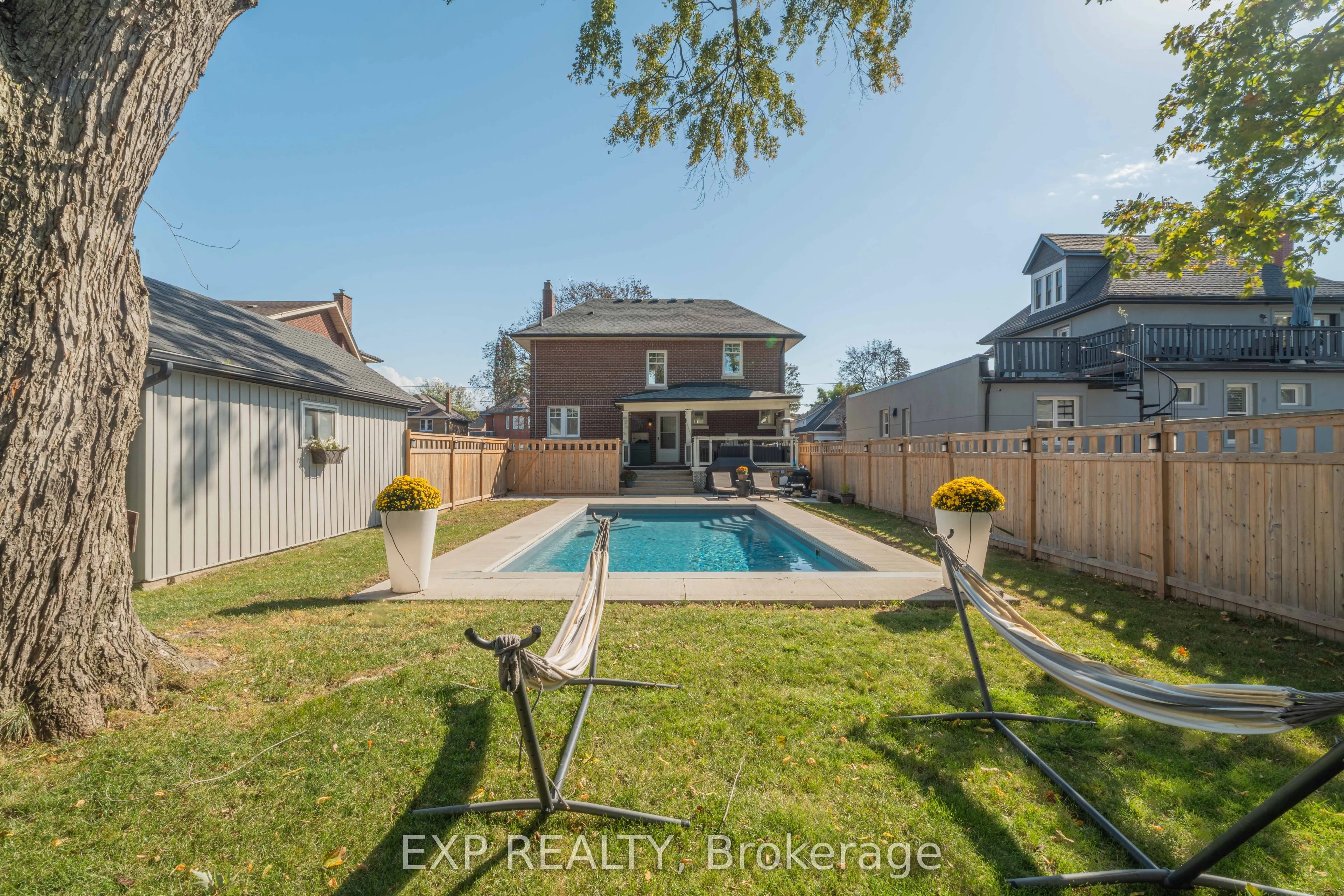 308 King Street E