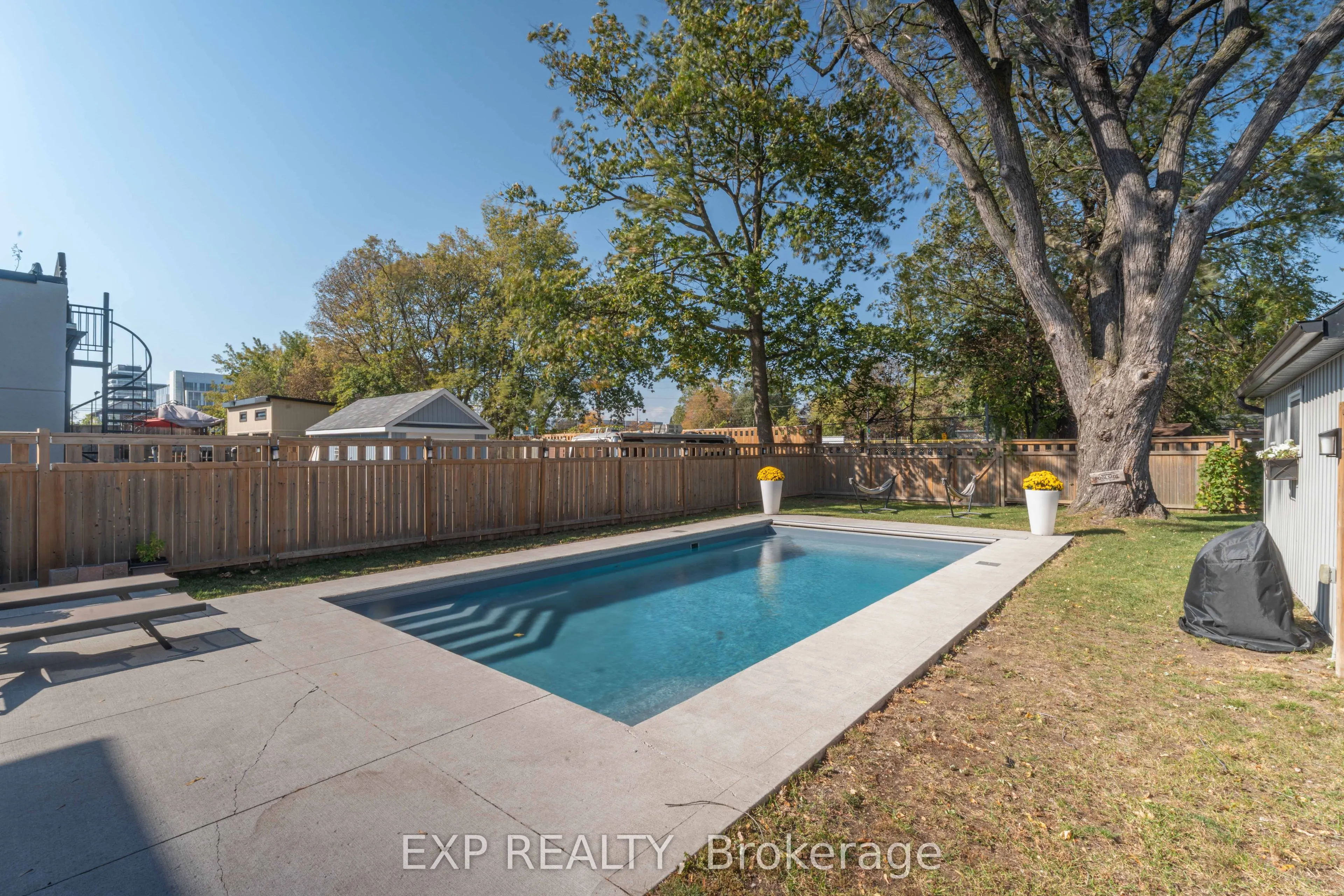 308 King Street E