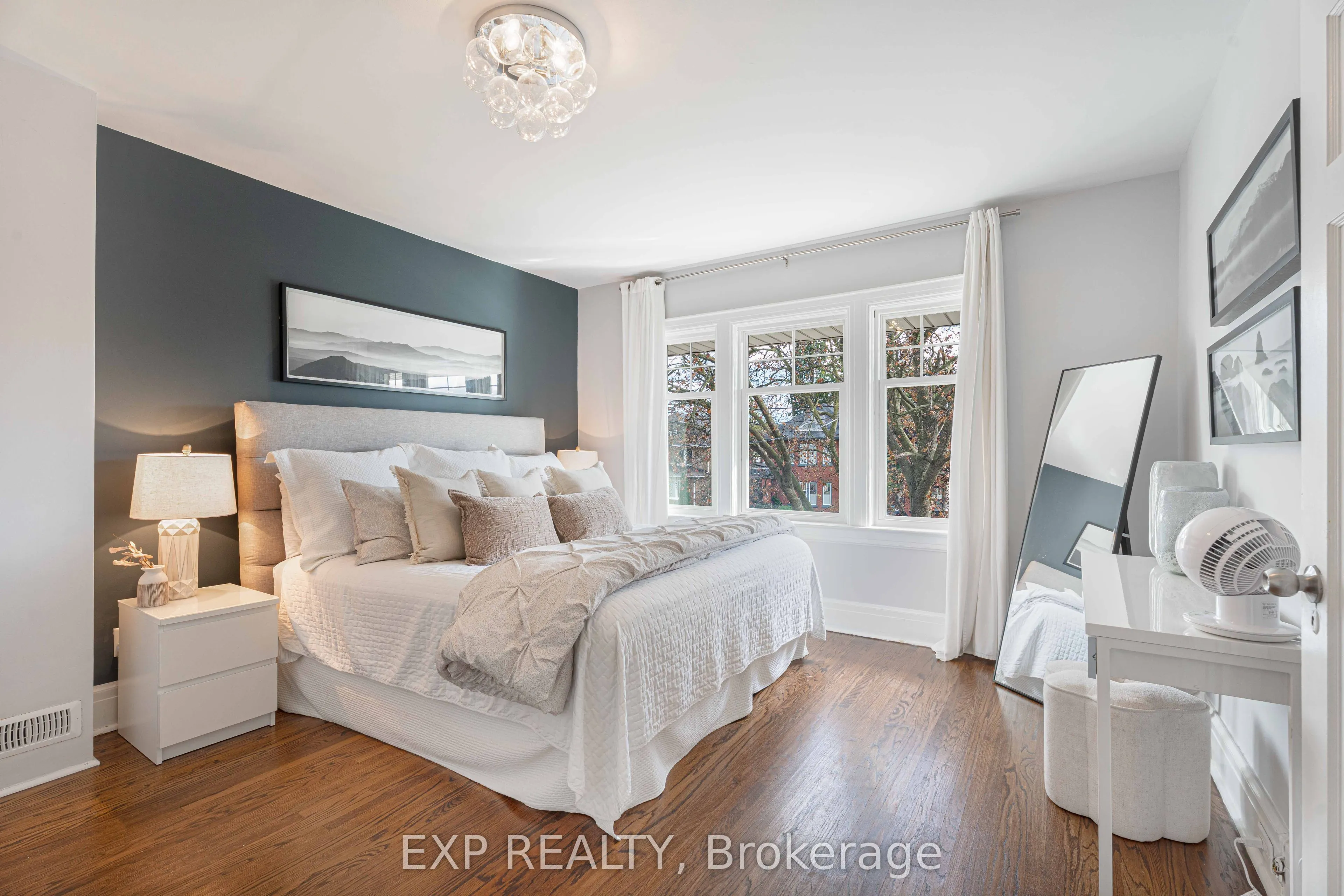 308 King Street E