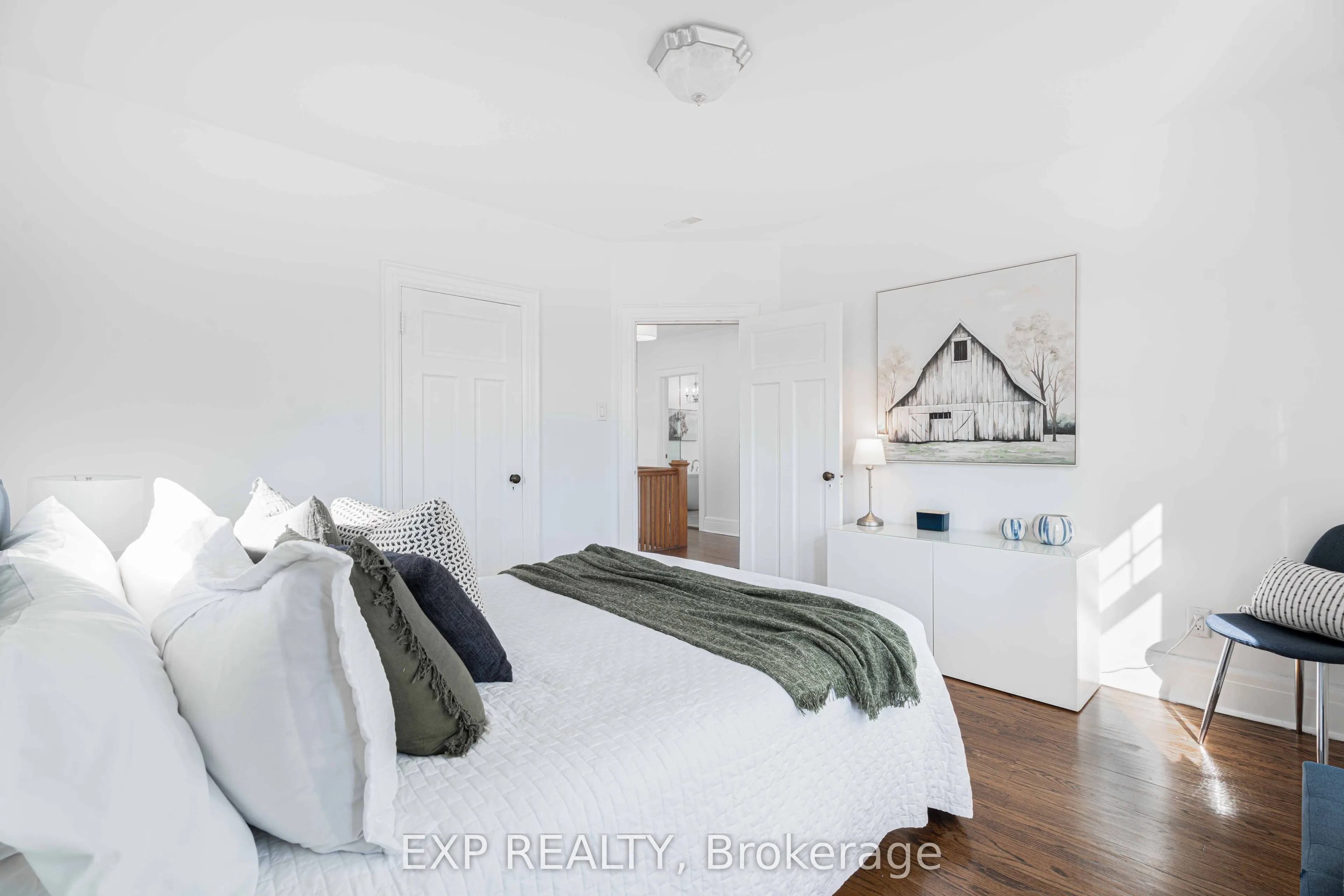 308 King Street E