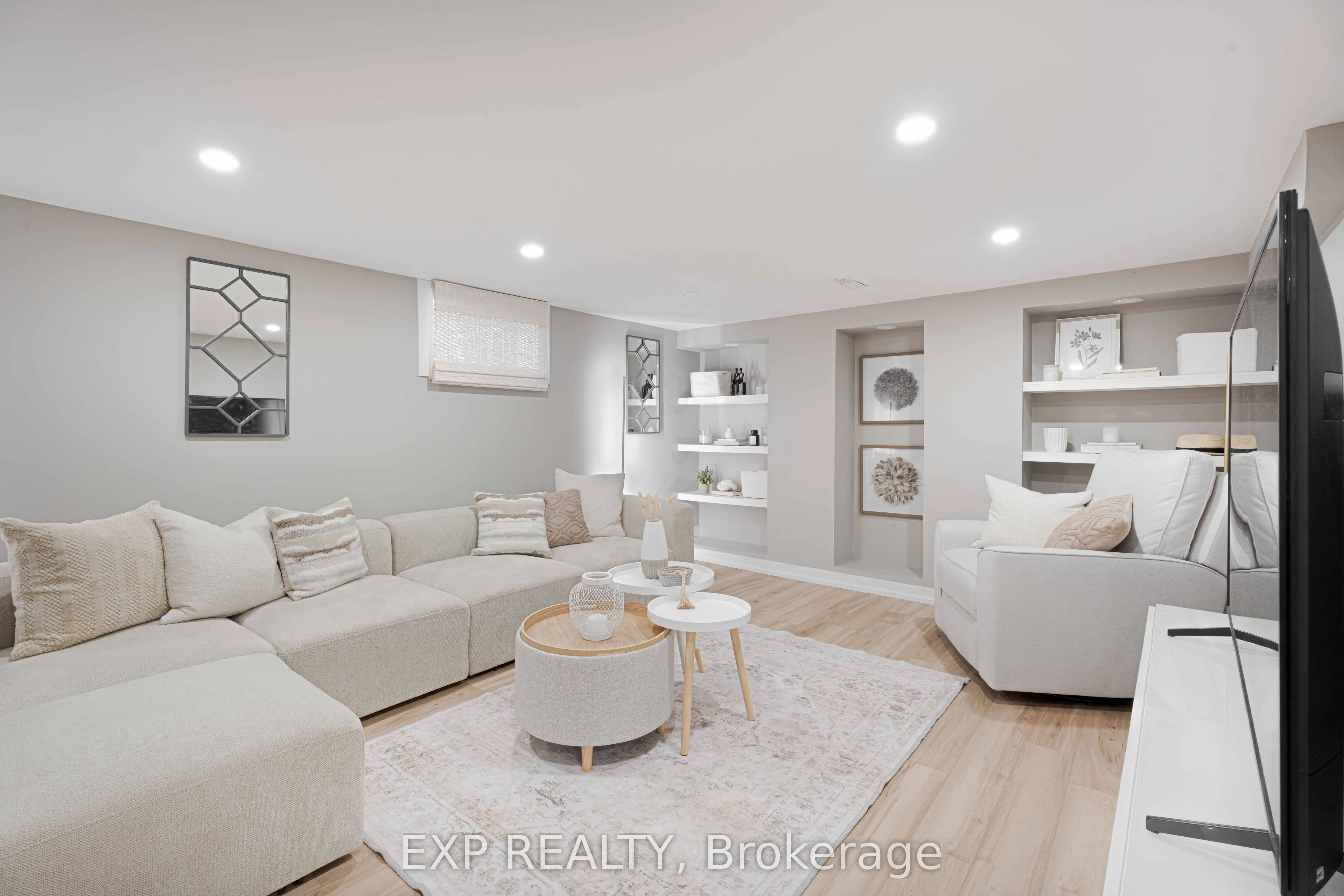 308 King Street E