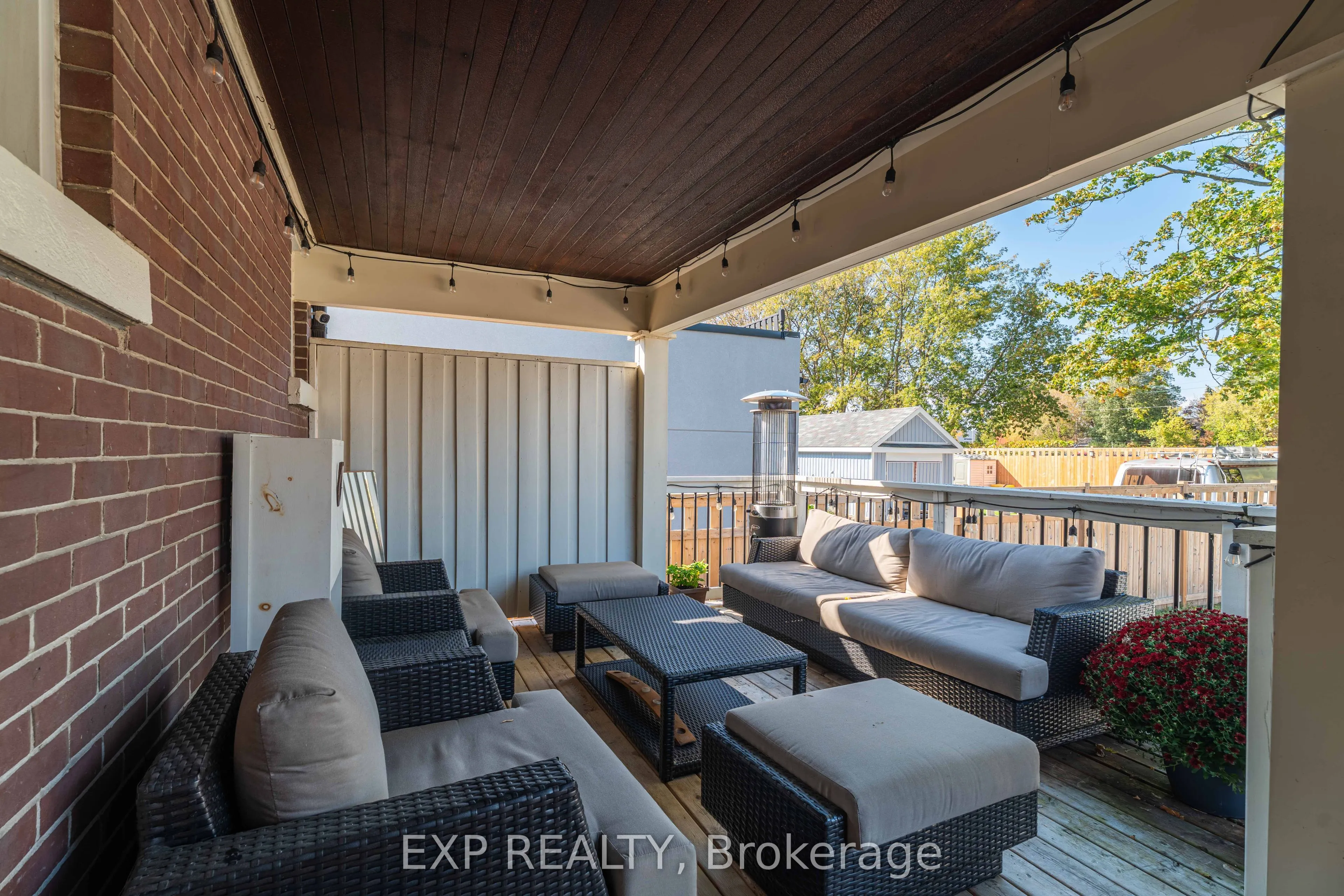 308 King Street E