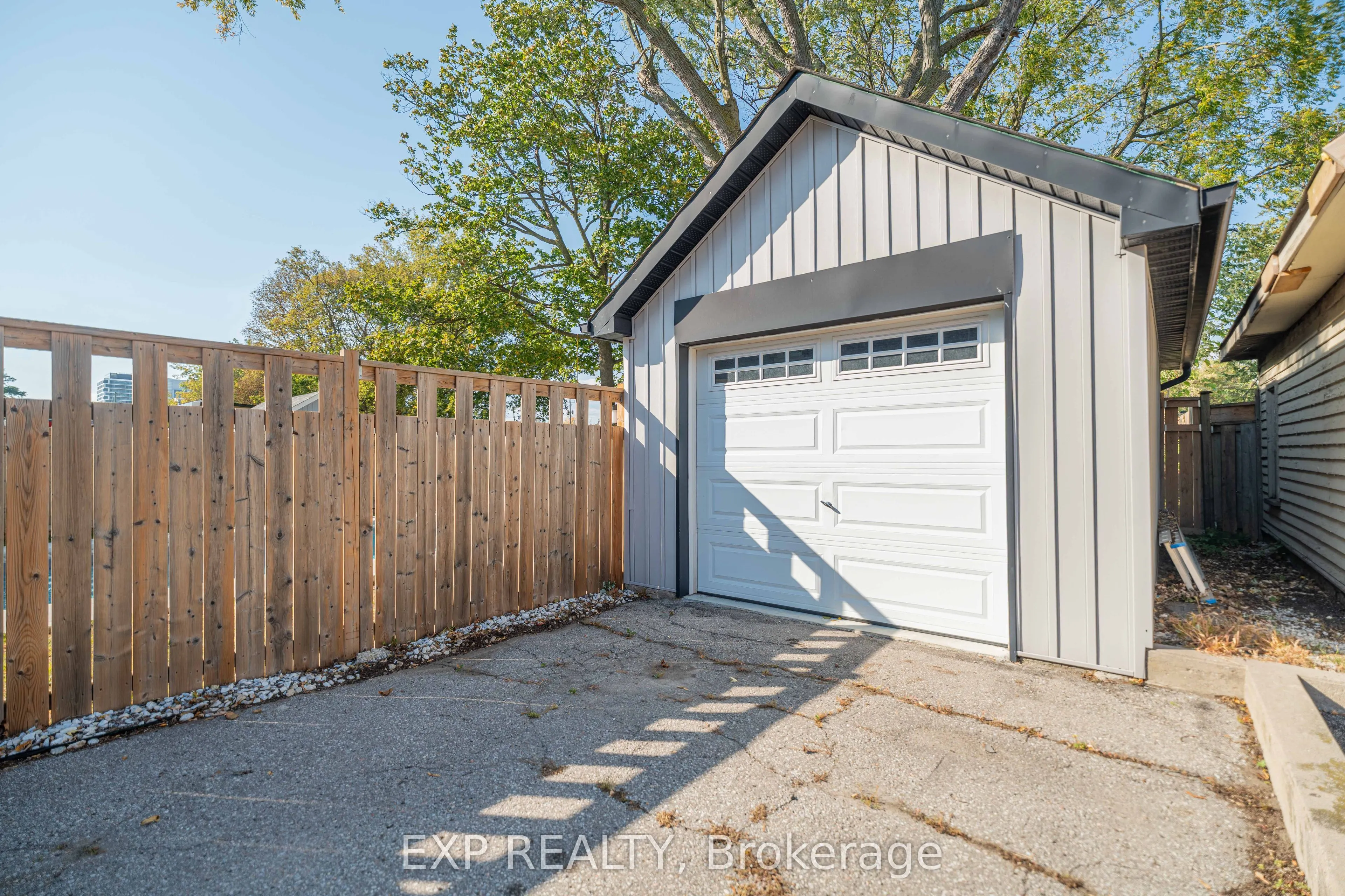 308 King Street E
