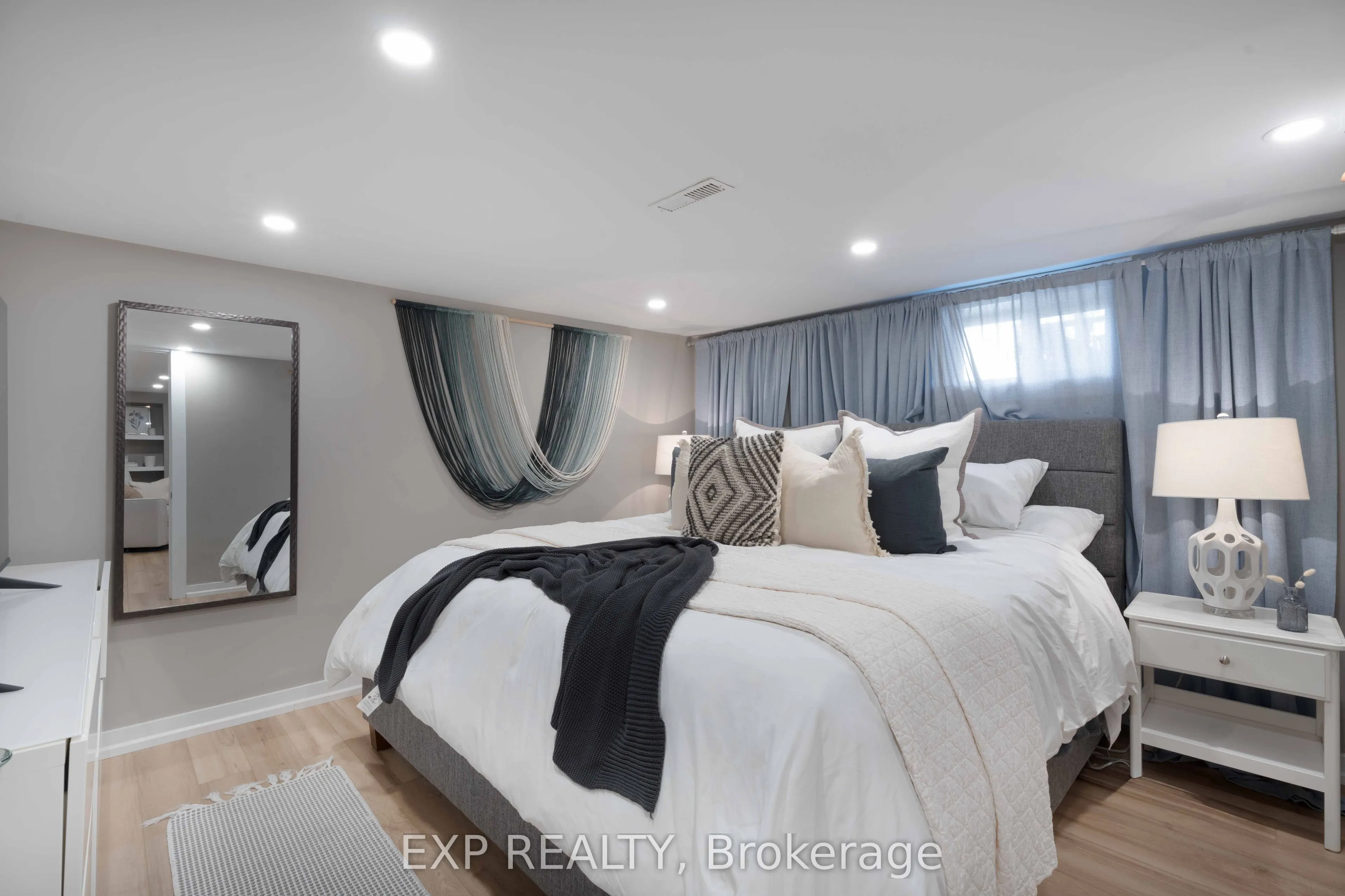 308 King Street E