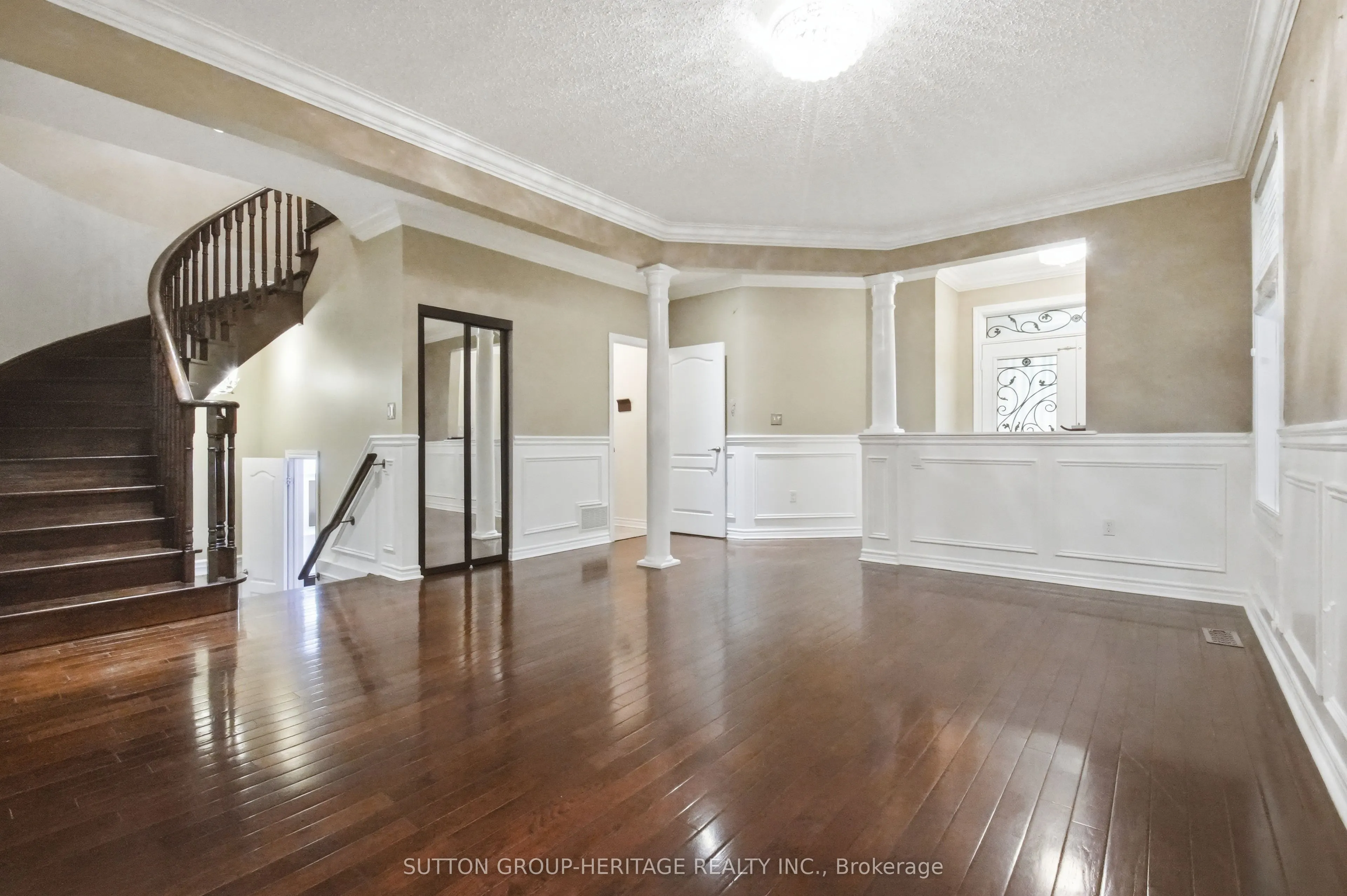 16 Shrewsbury Drive