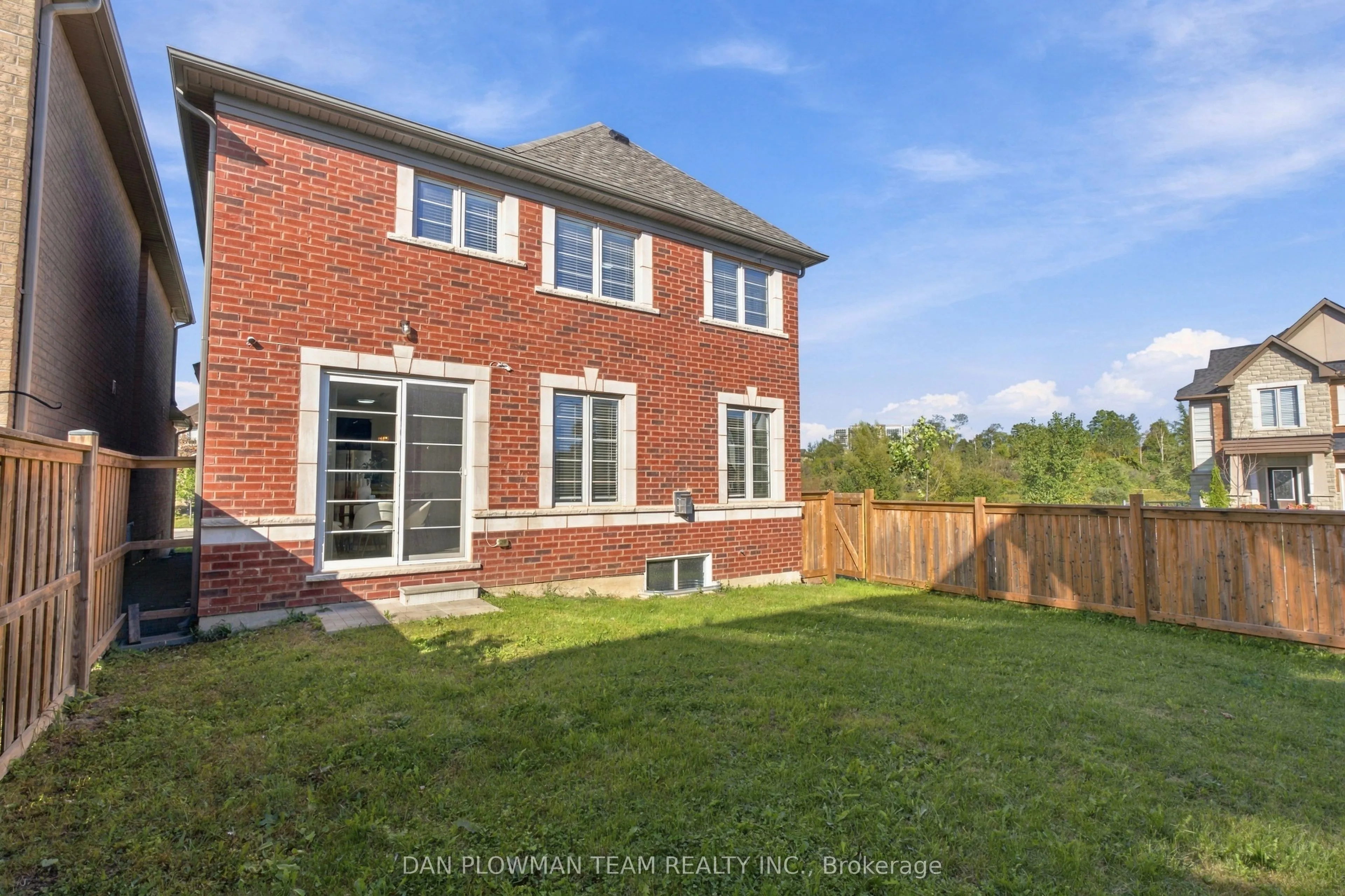 2560 Bandsman Crescent