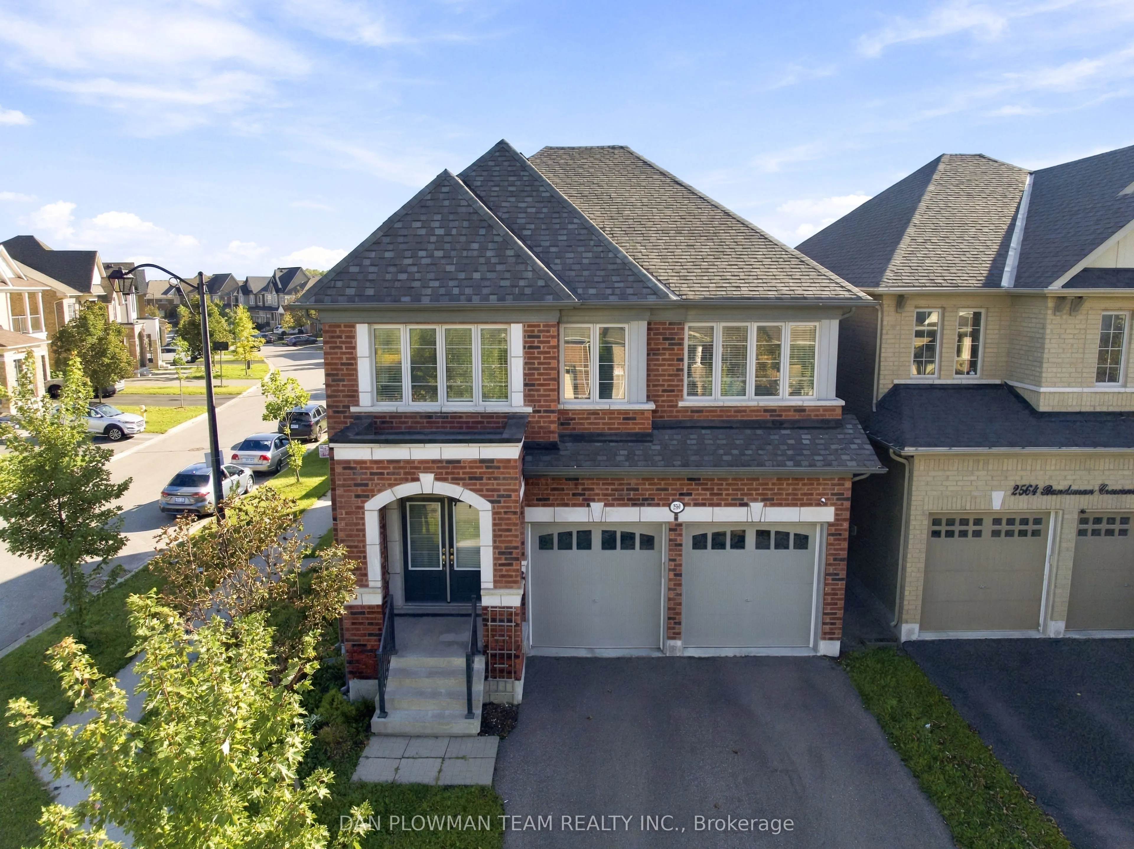 2560 Bandsman Crescent