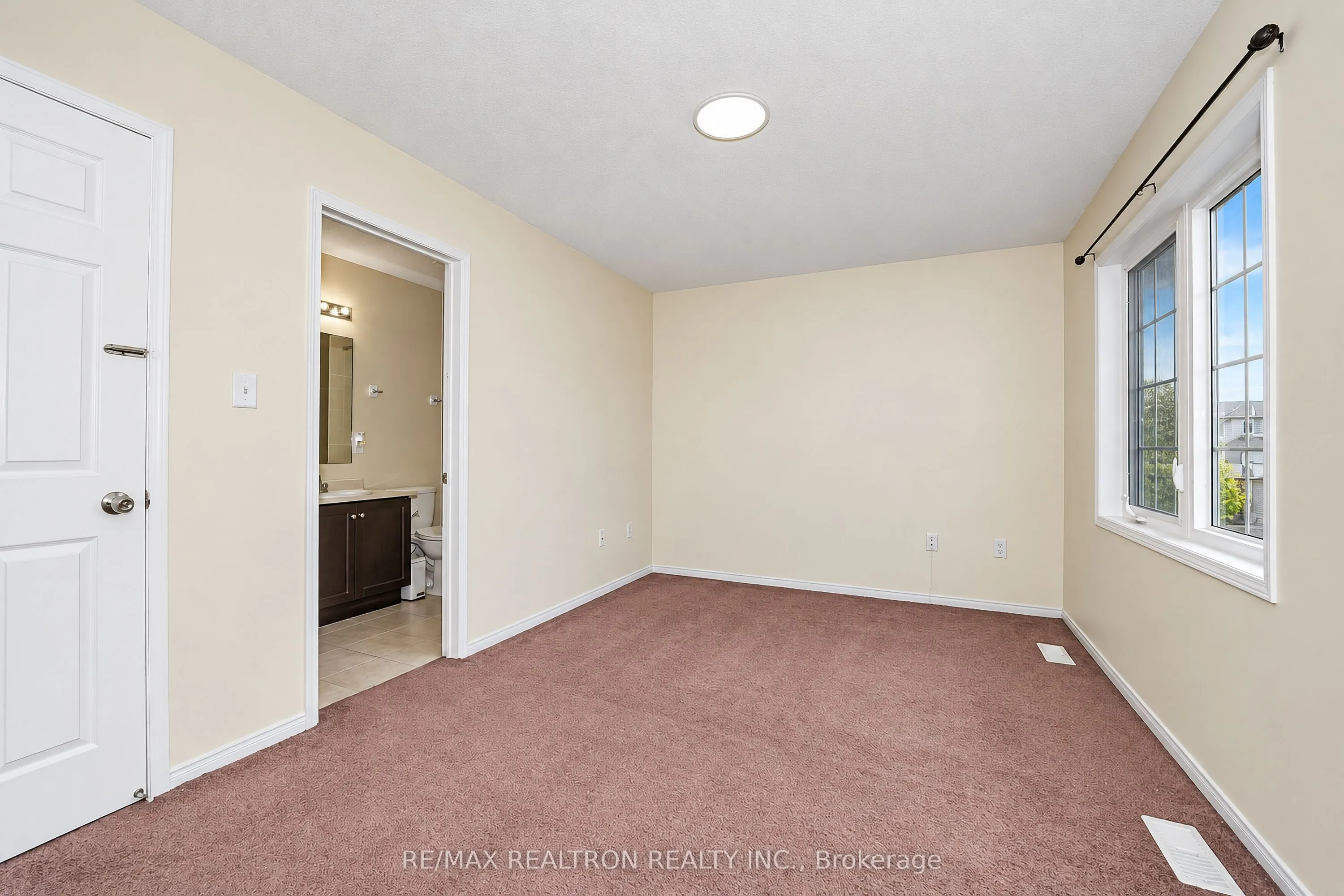 15 Blunden Road
