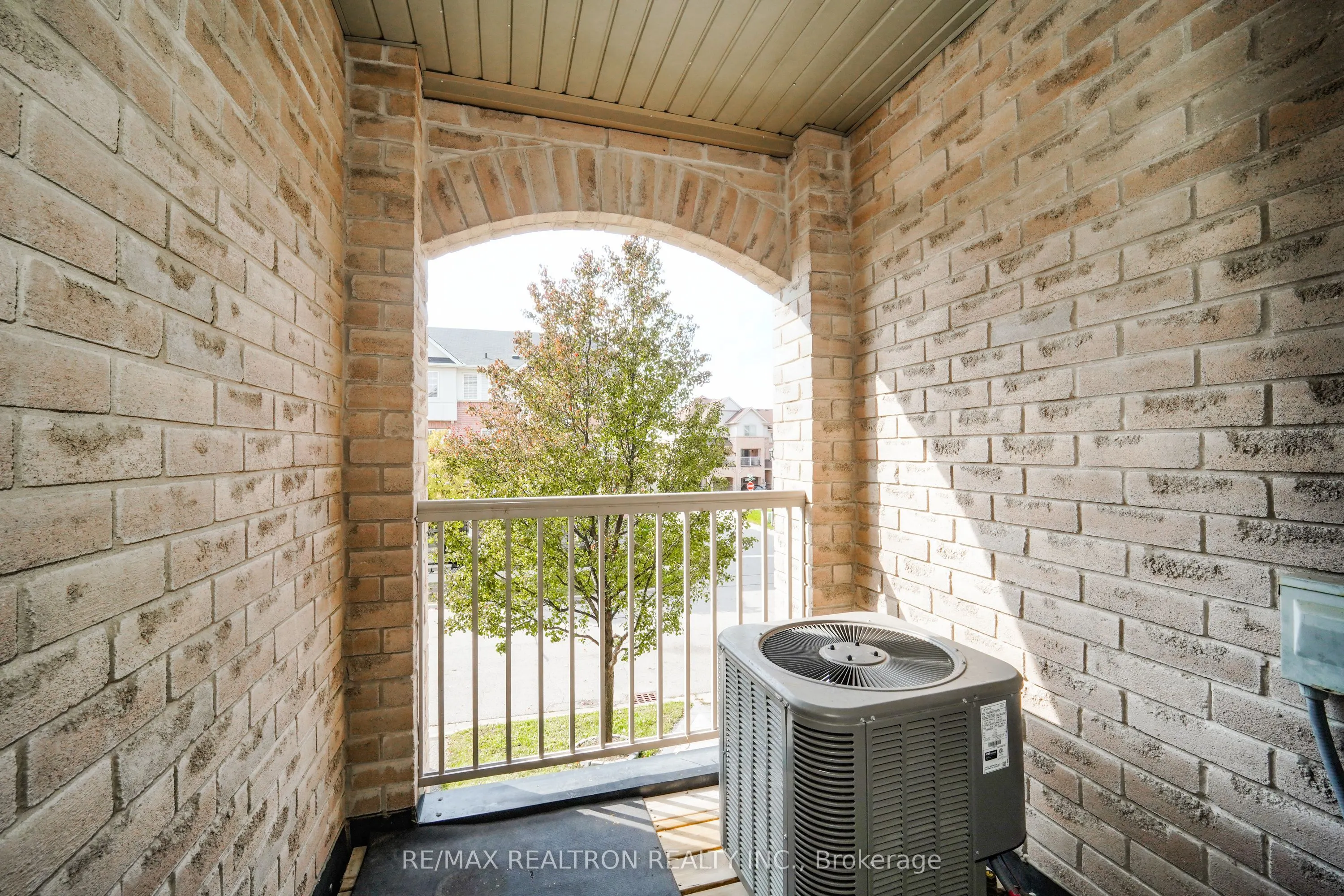15 Blunden Road
