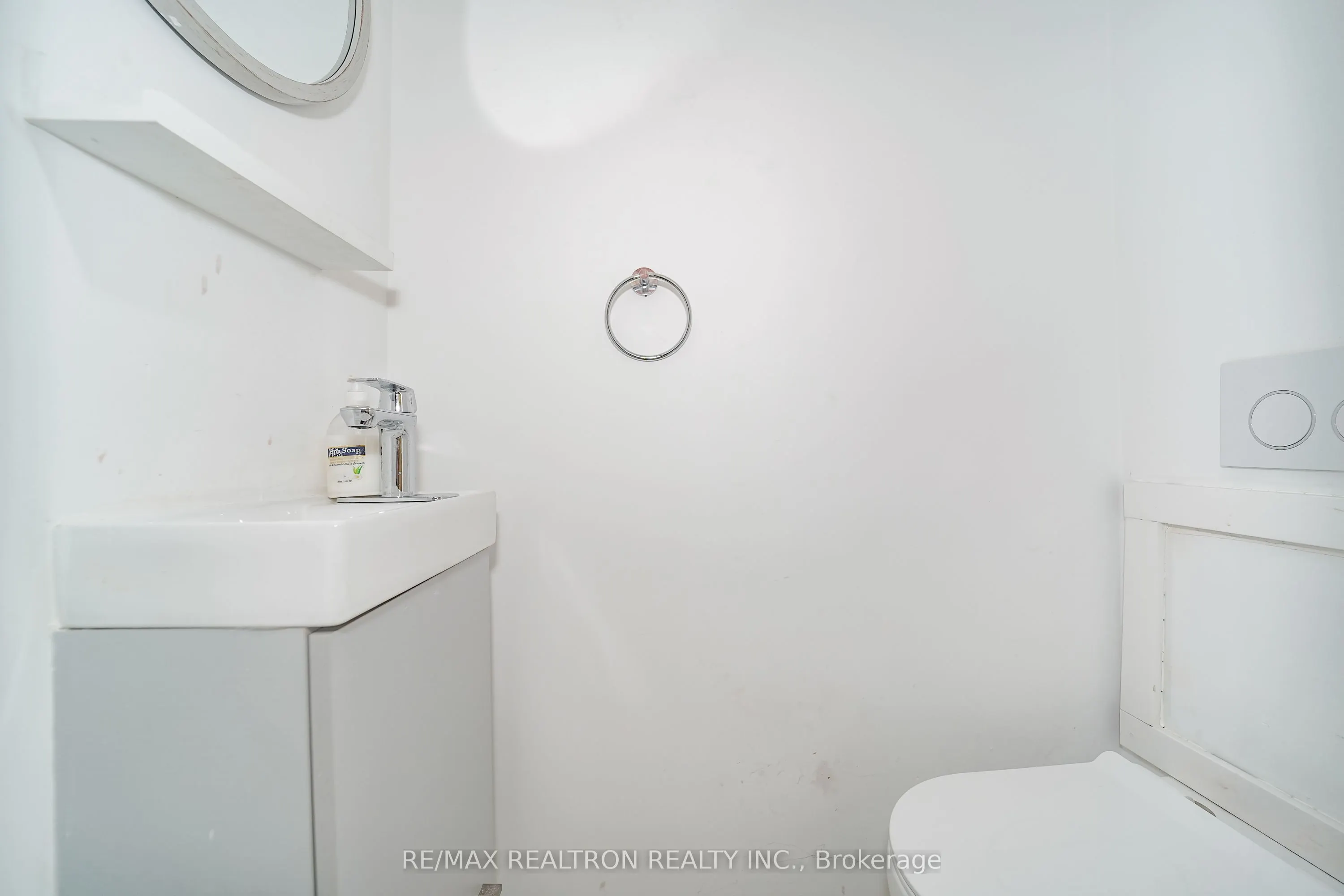 15 Blunden Road