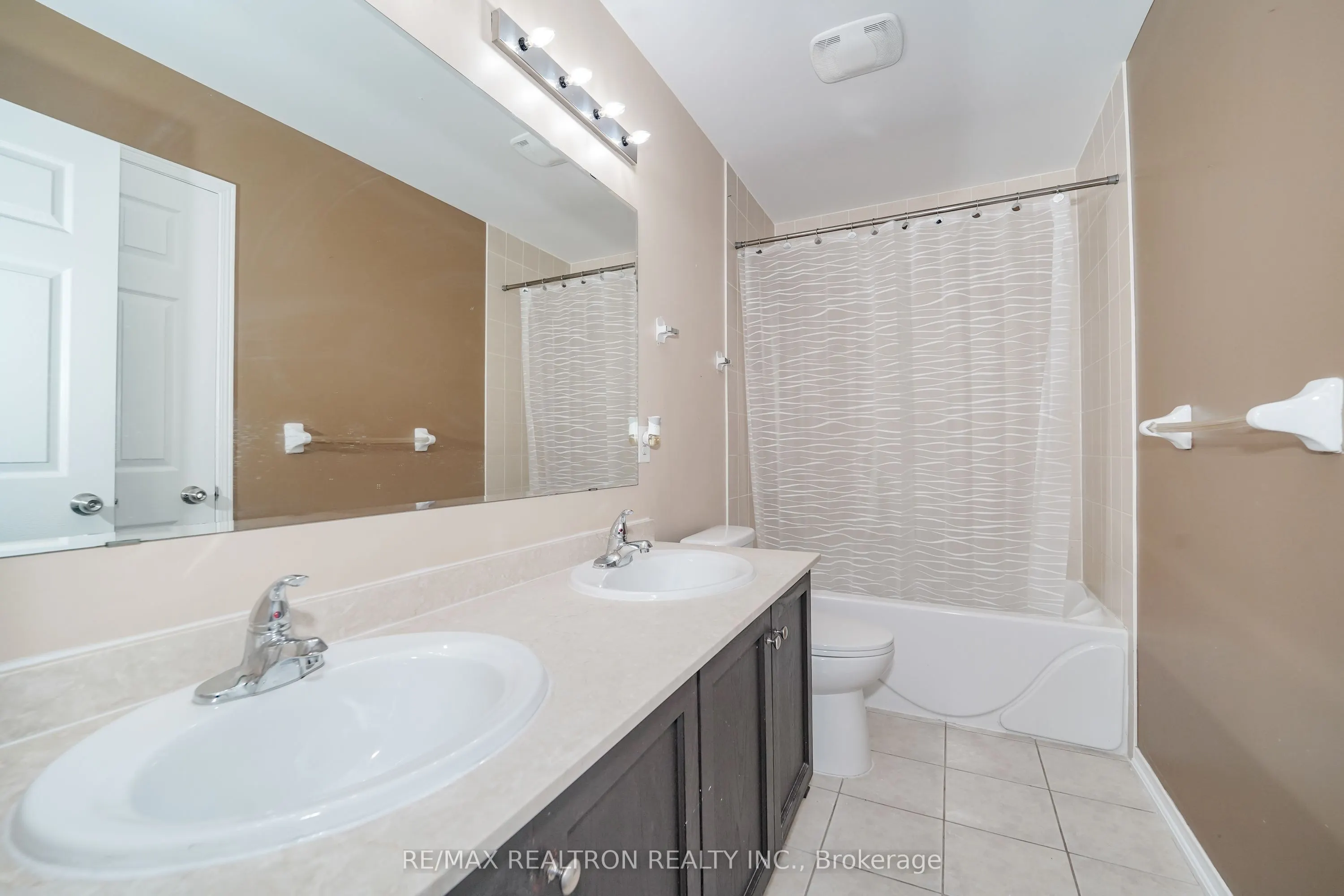 15 Blunden Road